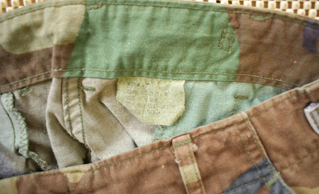 Vintage 1990s Army Camouflage Cargo Pants Size 30x32