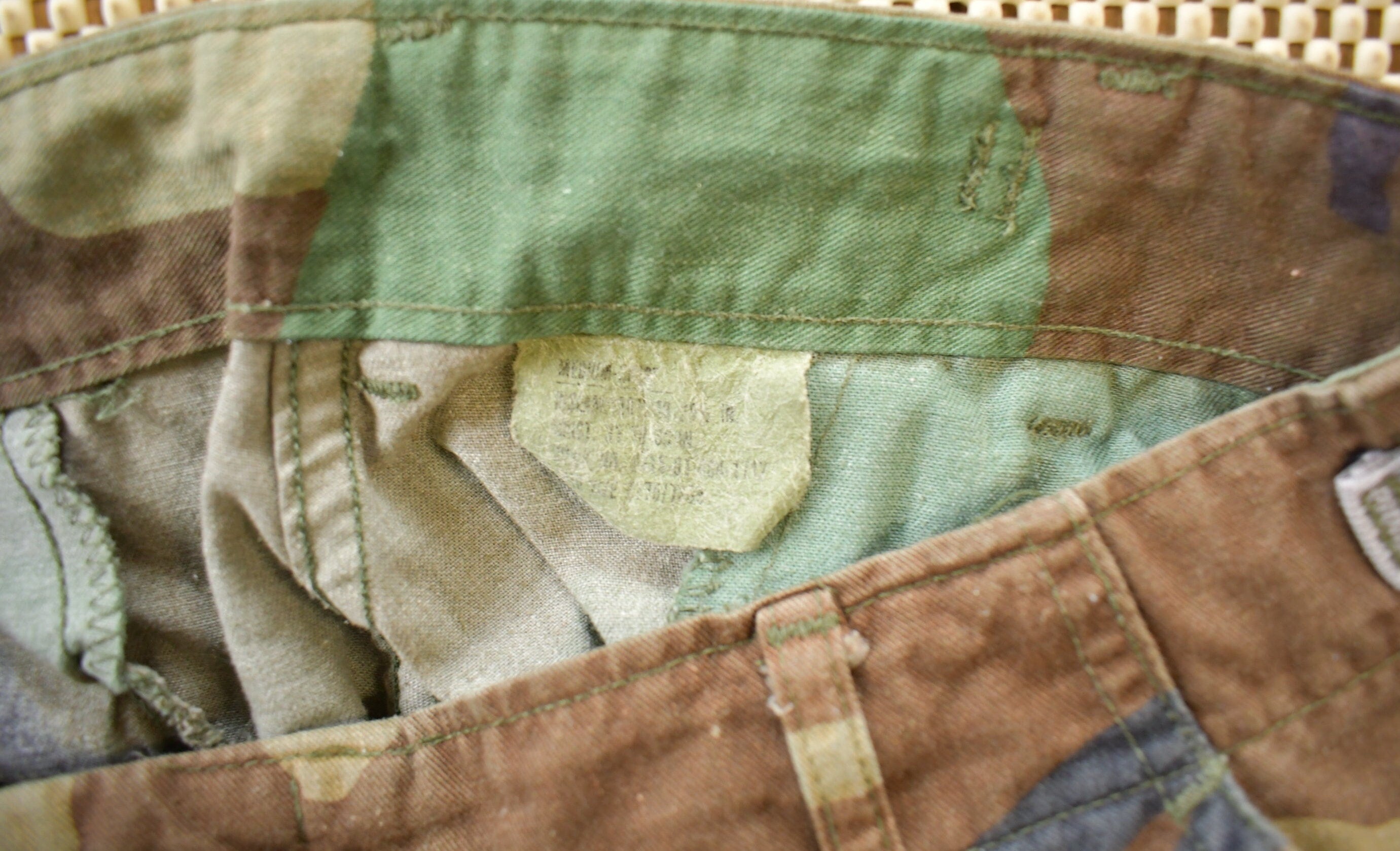 Vintage 1990s Army Camouflage Cargo Pants Size 30x32
