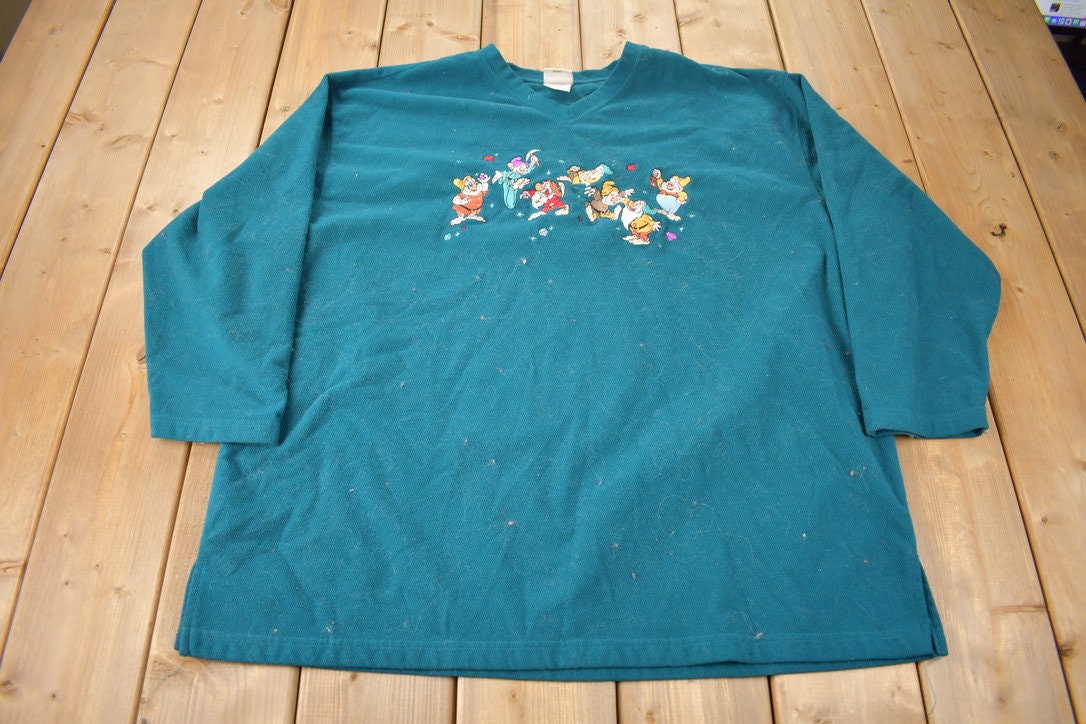 Vintage 1990s Disney Snow White Seven Dwarves Embroidered Fleece V-Neck Sweater