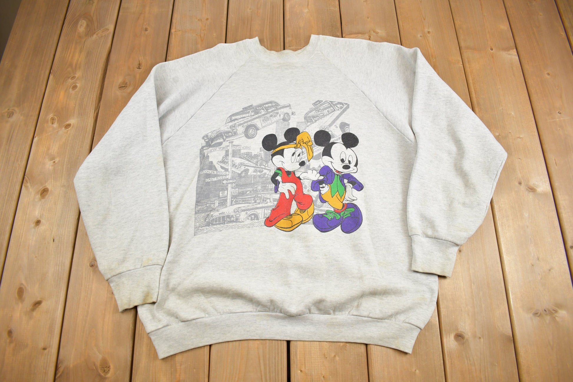 Vintage 1980s Mickey & Minnie Mouse Graphic Raglan Sweatshirt New York City