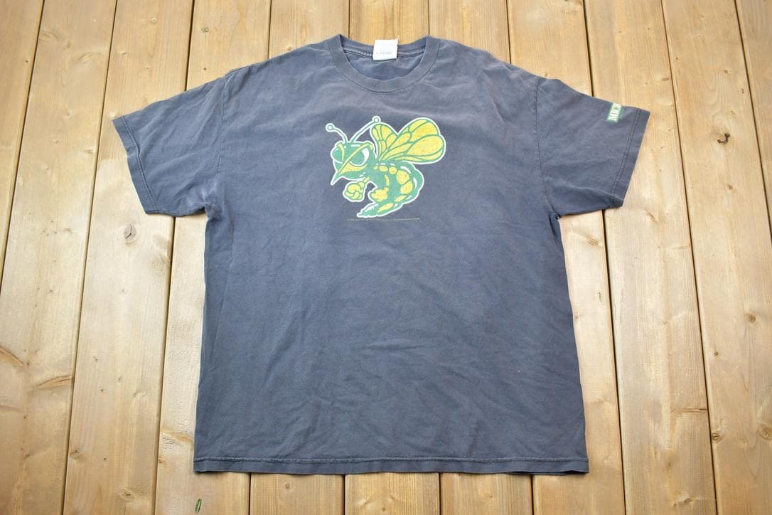 Vintage 2000 Mickey's Fine Malt Bee Logo Souvenir T-Shirt