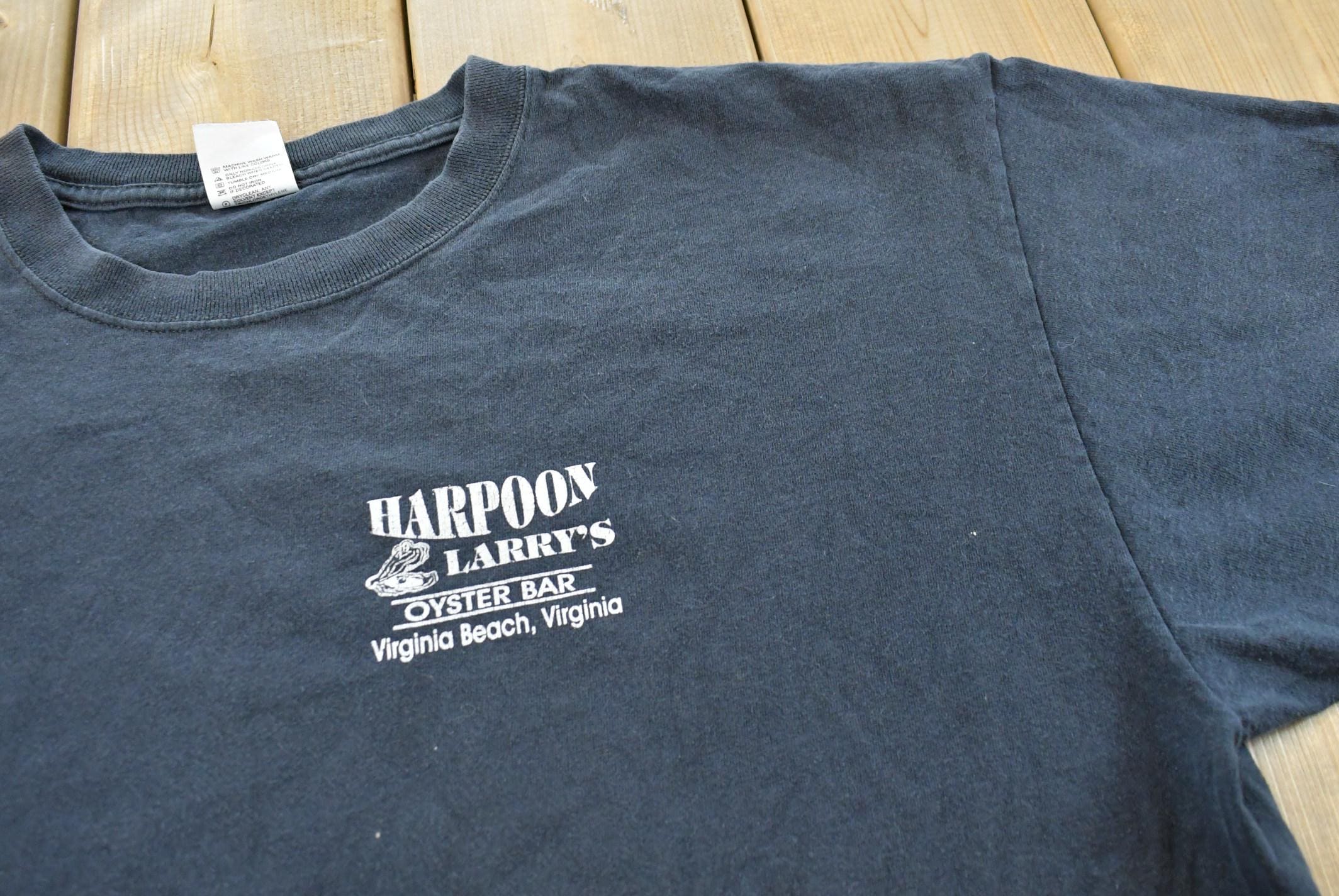 Vintage 1990s Harpoon Larry's Oyster Bar Virginia Beach Souvenir T-Shirt Men's XL  Streetwear  Vacation Tee  Travel T Shirt  Promotional