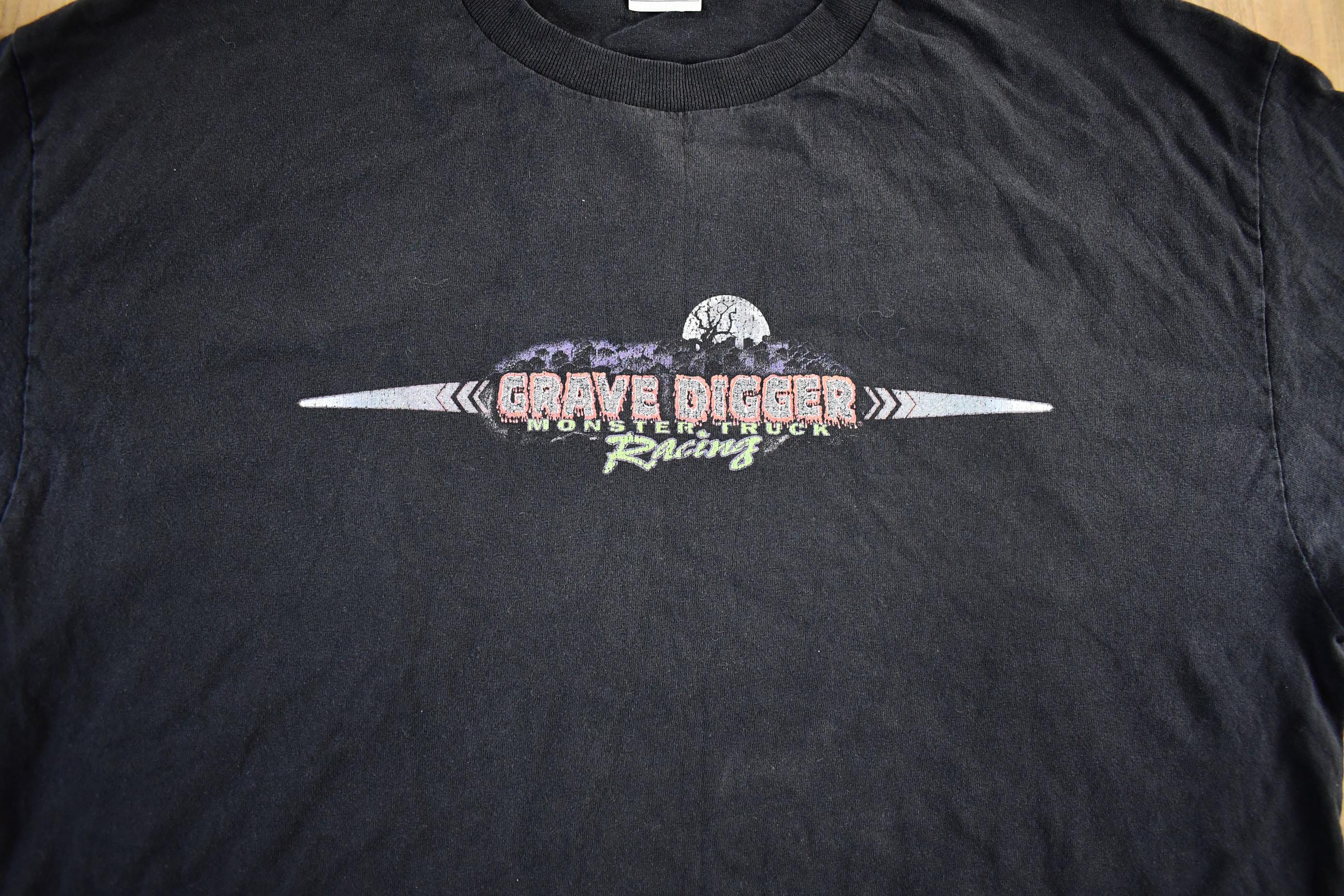 Vintage 2000s Grave Digger Monster Truck Graphic T-Shirt Men's XL