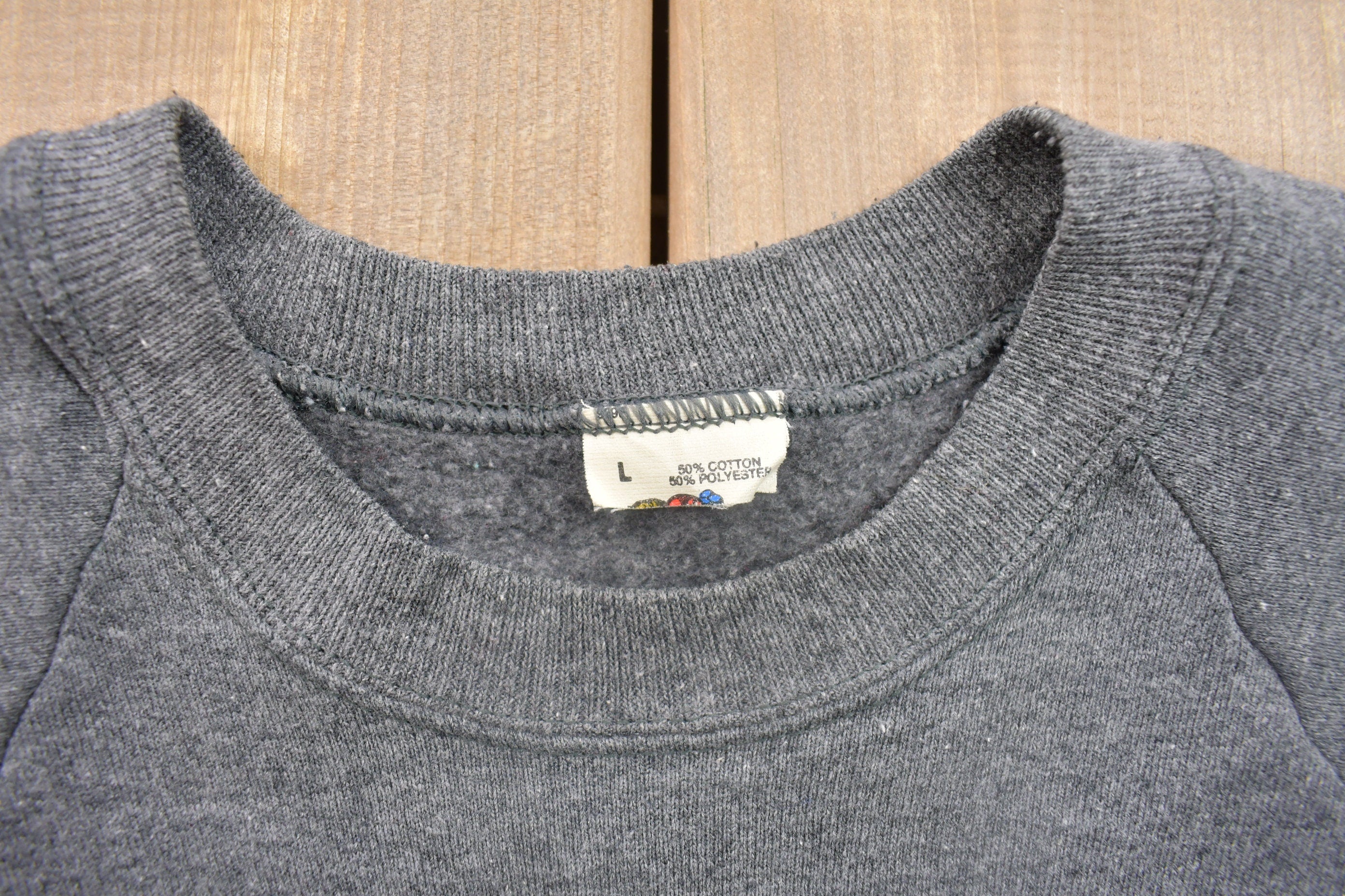Vintage 1980s Fruit of the Loom Blank Raglan Crewneck Sweatshirt