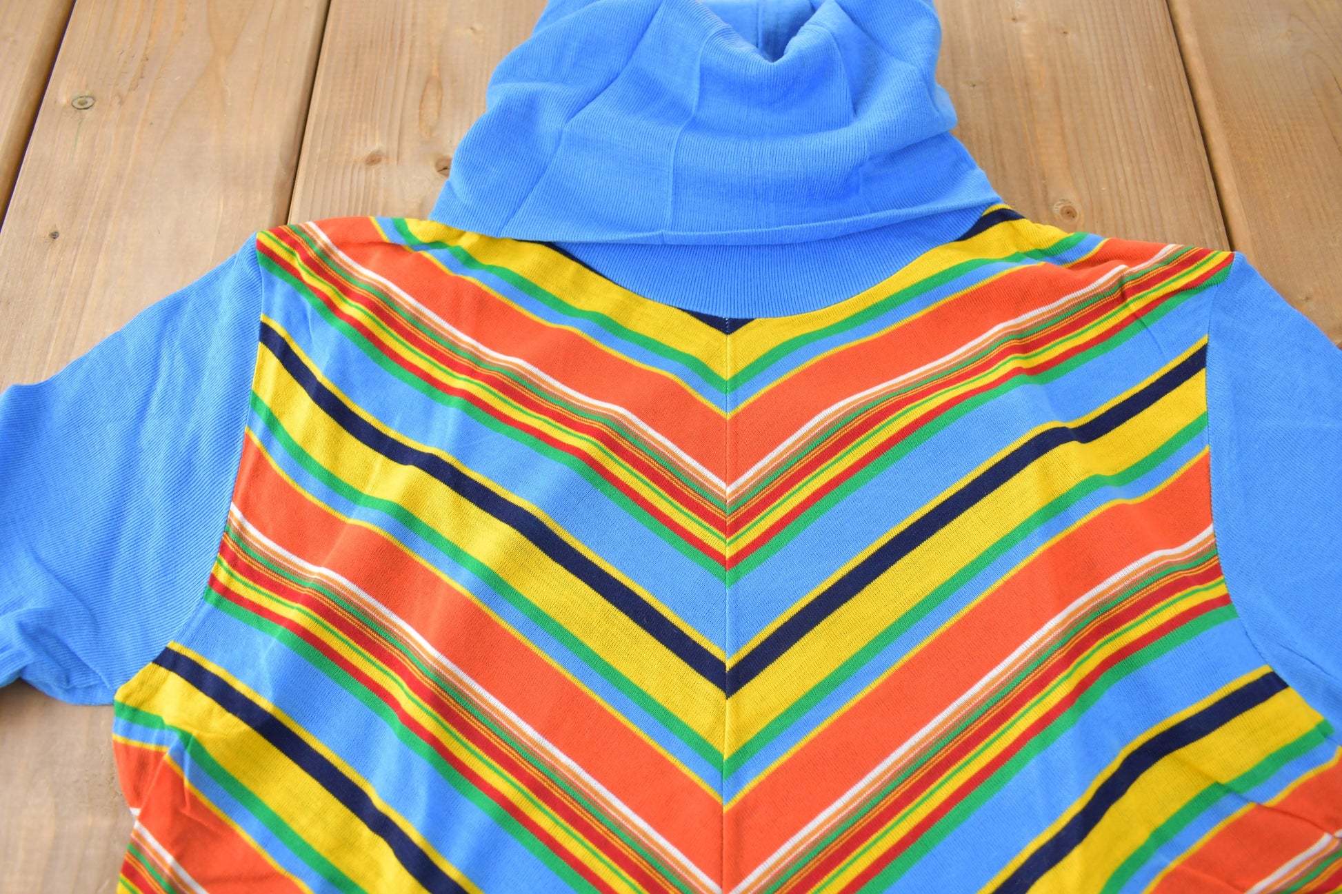 True Vintage 1960s Deadstock Helen Sue Long Sleeve Turtleneck Psychedelic Acyrlic Blouse Knit Sport Top