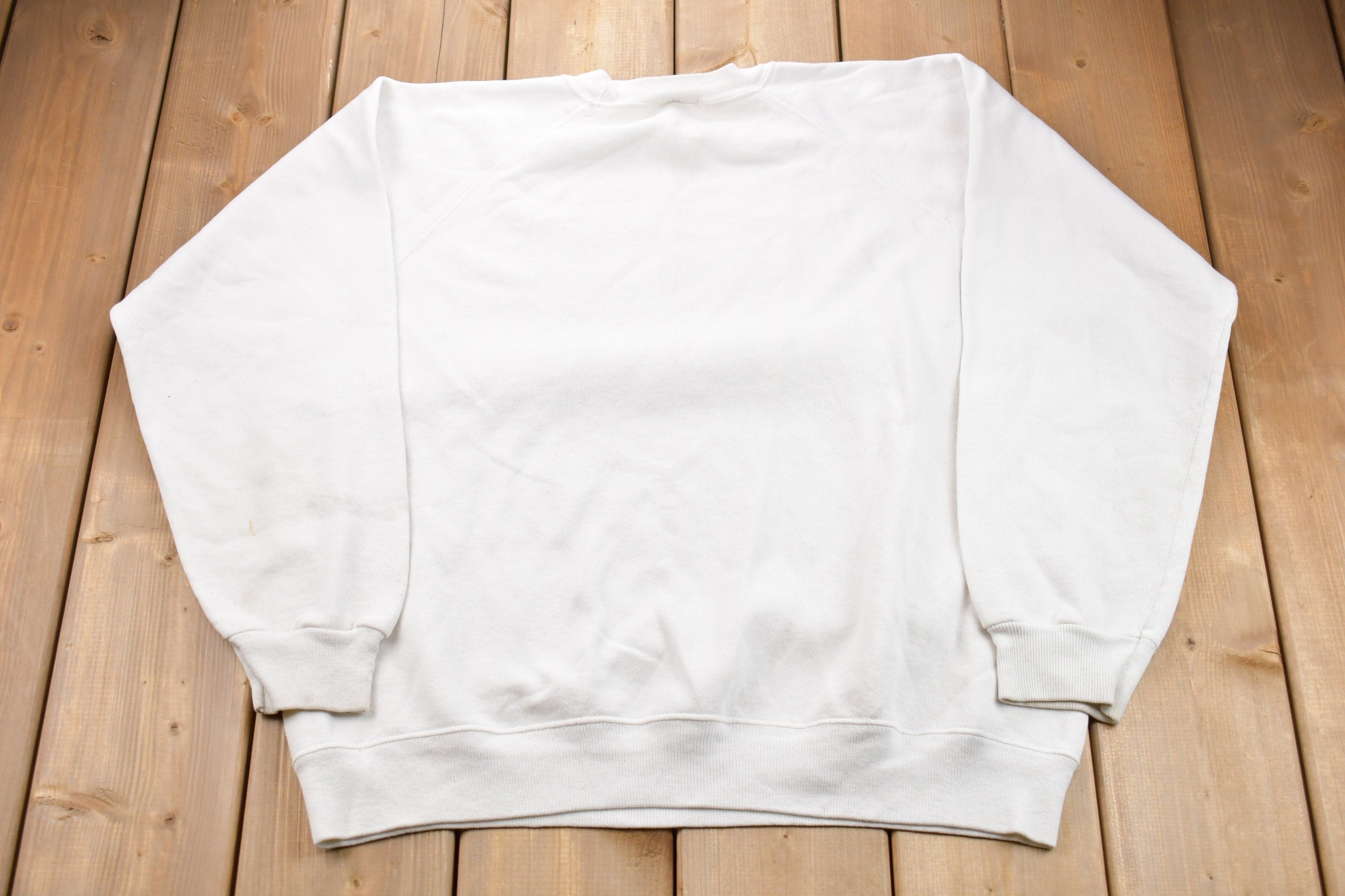 Vintage 1990s Hanes Basic Crewneck Sweatshirt