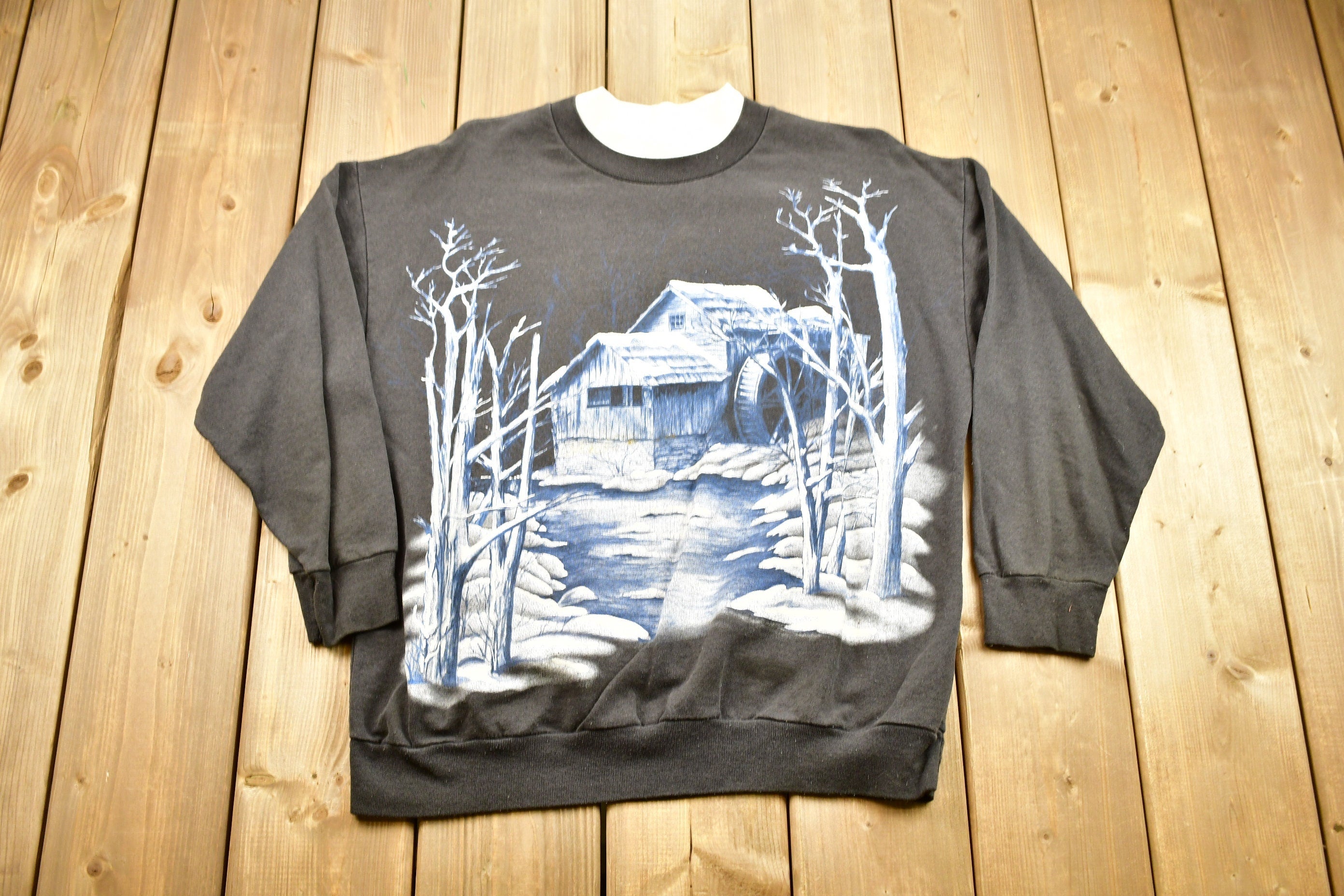 Vintage 1990s Winter Scene Outdoor Graphic Crewneck Sweater