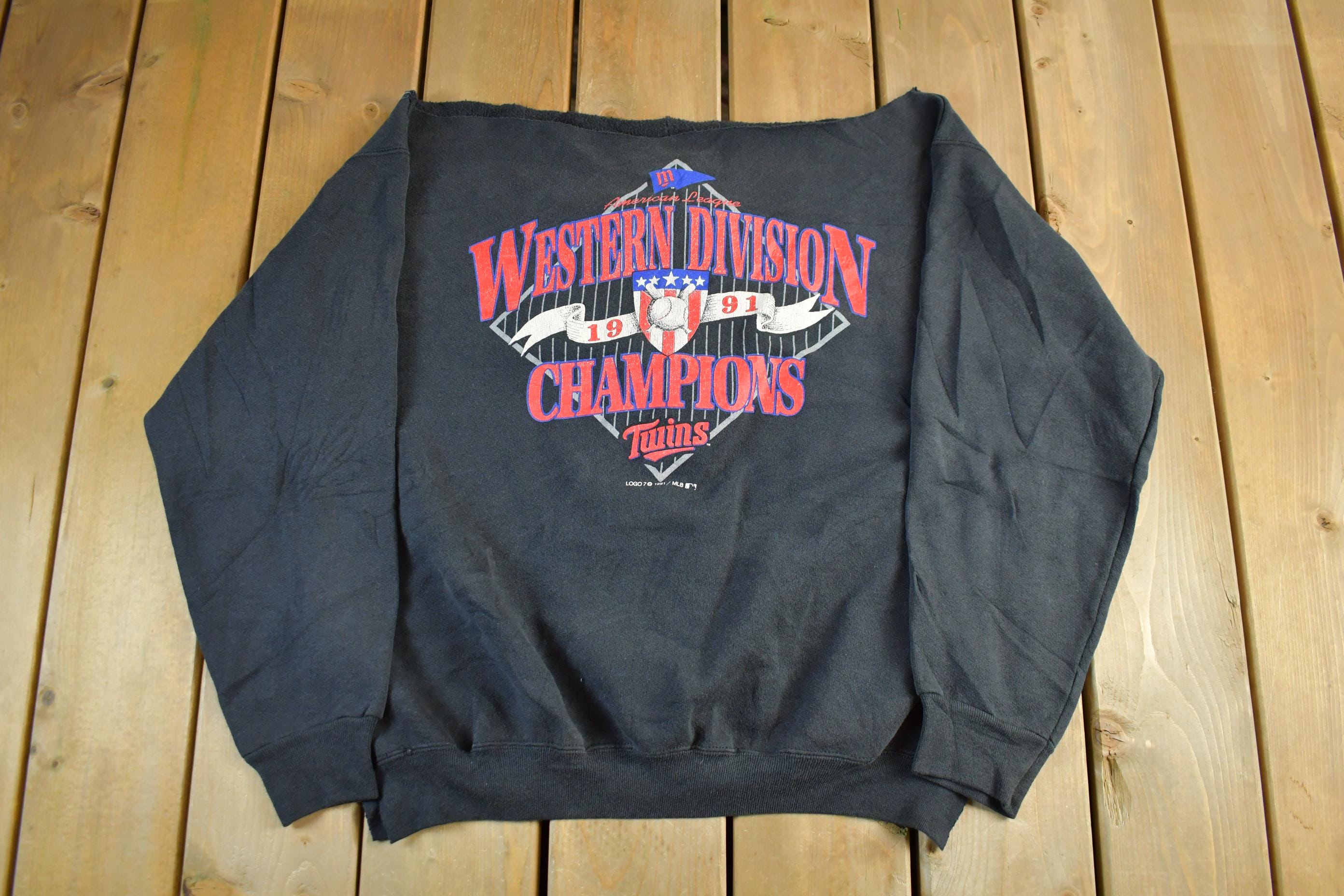 Vintage 1991 Minnesota Twins Distressed Thrashed MLB Crewneck Sweatshirt Adult Large