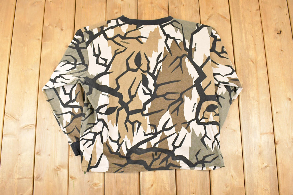Vintage 1990s Predator AOP Cracked Camo Graphic Print Crewneck Shirt Mens L
