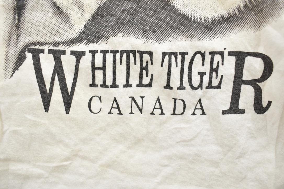 Vintage 1990s White Tiger Canada Big Cat Theme Graphic T-Shirt