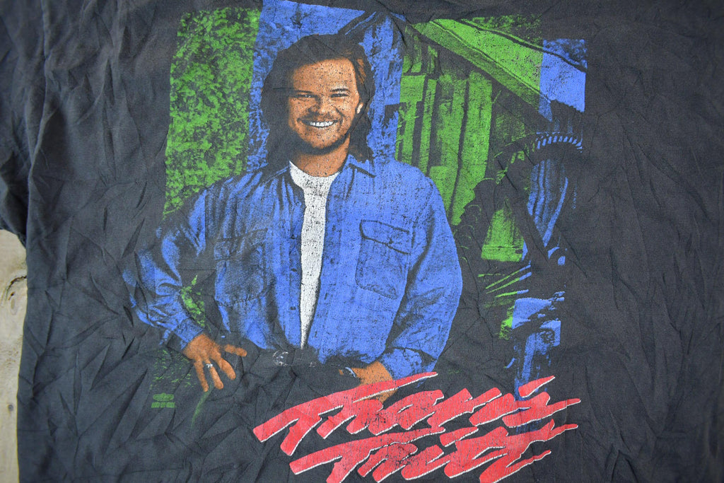 Vintage 1990s Travis Tritt It's All About To Change Graphic Country Music T-Shirt Men's XL  Tour Concert Graphic  Single Stitch  Hanes