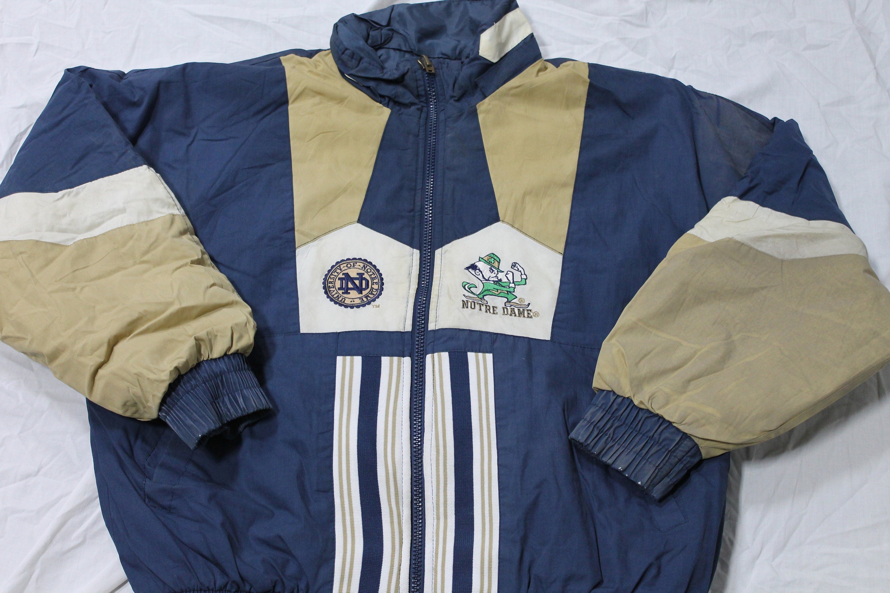 Vintage 1990s University Of Notre Dame Fighting Irish Reversible Pro Player Puffer Jacket