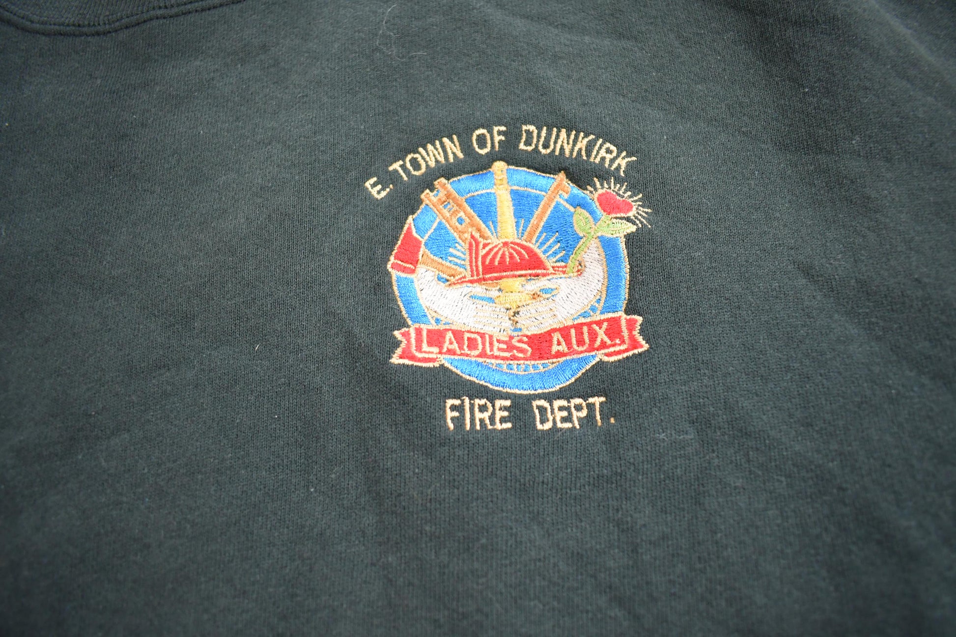 Vintage 1990s Dunkirk Ladies Aux Fire Dept Embroidered Souvenir Travel Crewneck Sweatshirt Made In USA