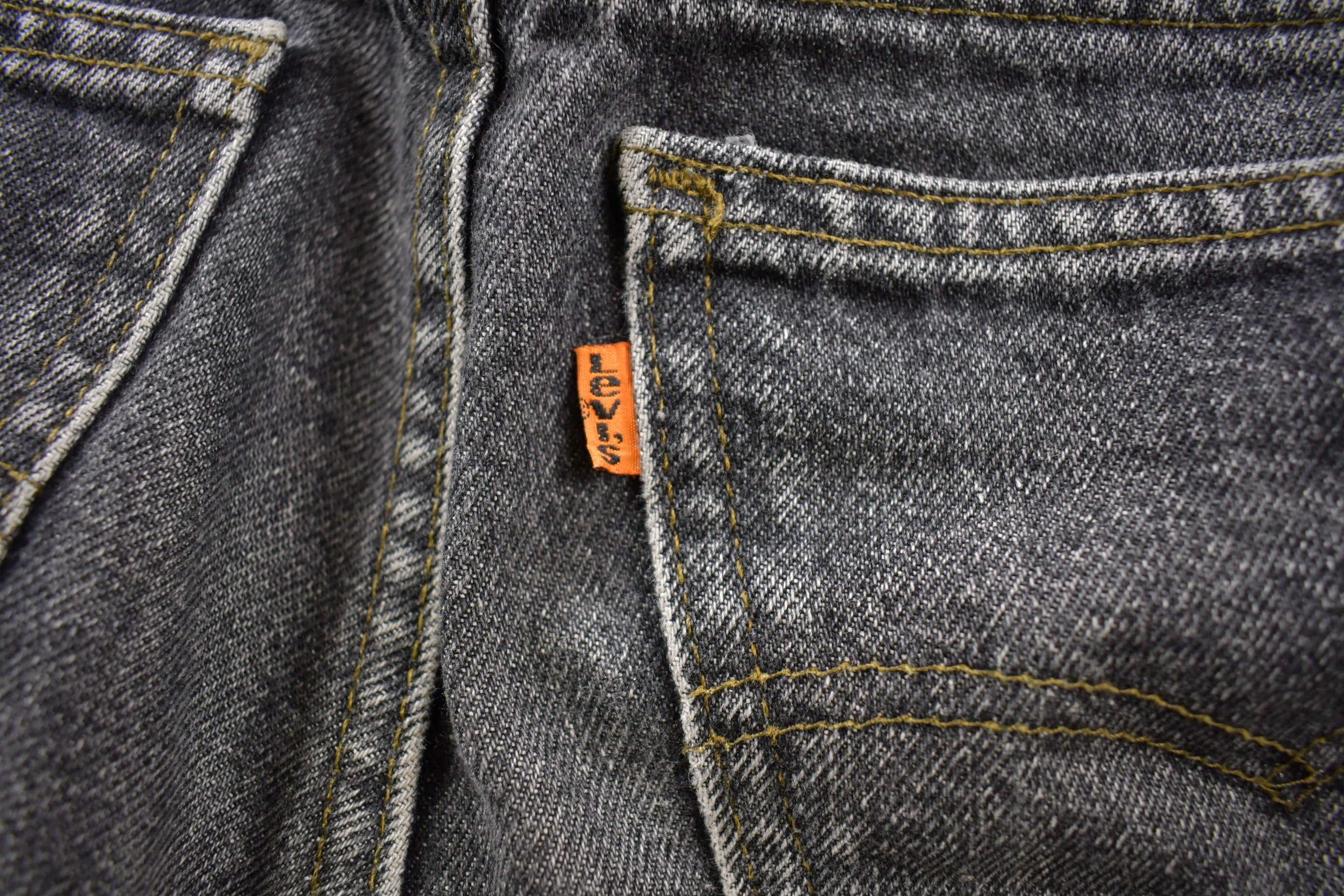 Vintage 1990s Levi's 550 Orange Tab Denim Jeans Size 34 x 30.5
