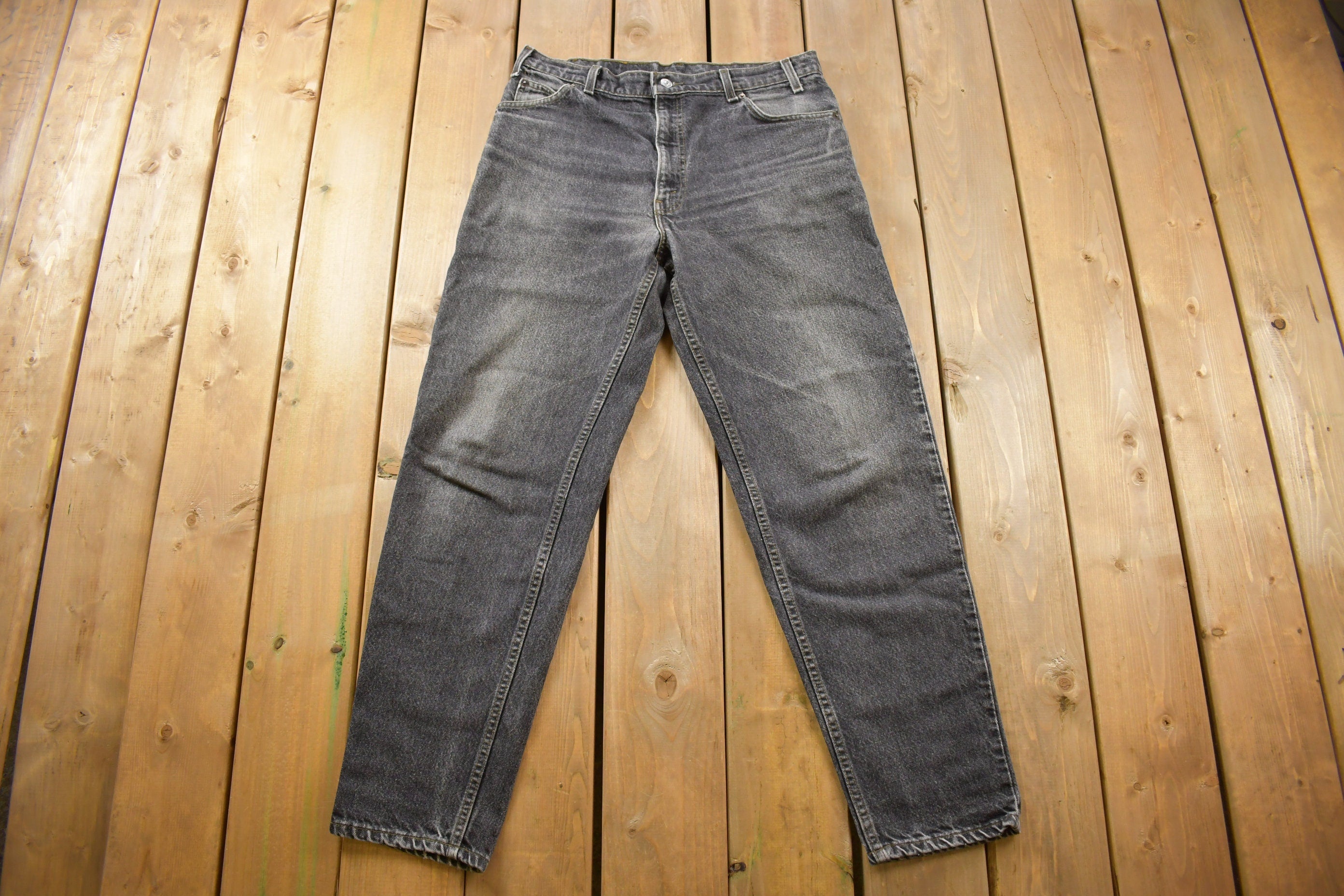 Vintage 1990s Levi's 550 Orange Tab Denim Jeans Size 34 x 30.5