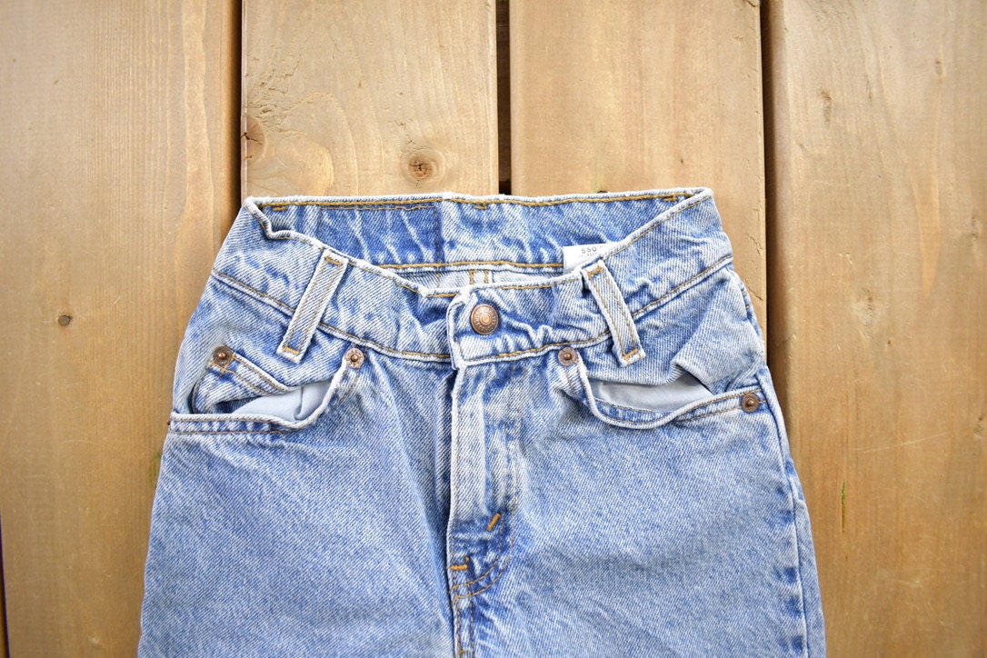 Vintage 1990s Levi's 550 Jeans Size 22.5 x 23.5