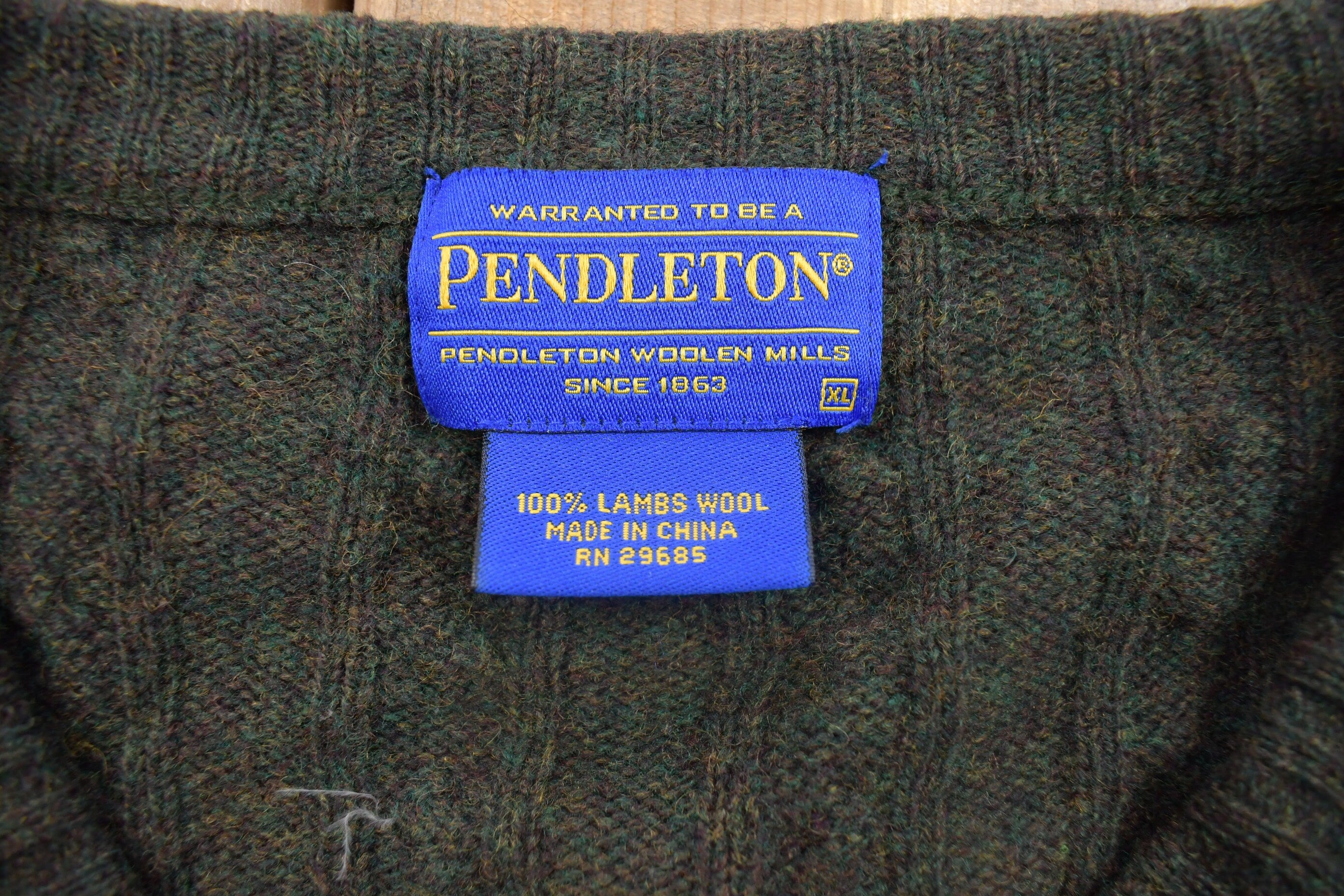 Vintage 1990s Pendleton 100% Lambswool Cable Knitted Crewneck Sweater