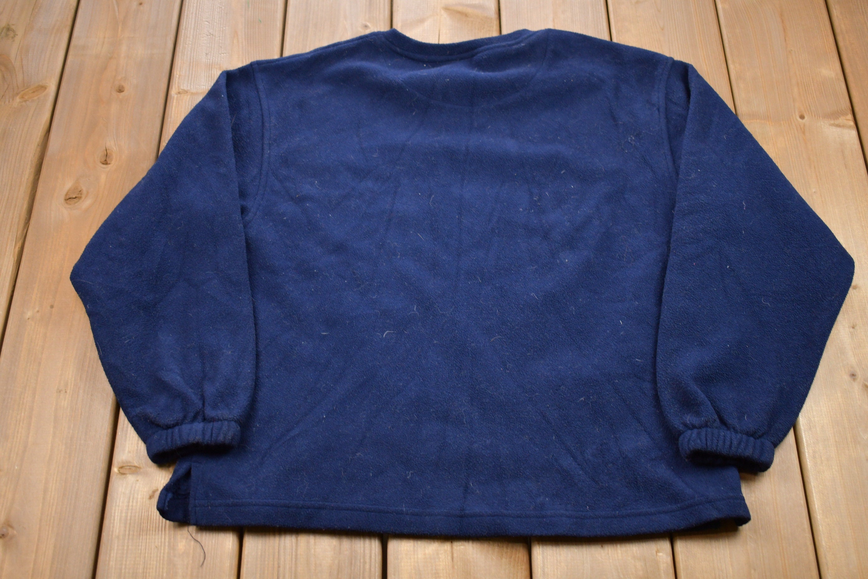 Vintage 1990s University Of Wisconsin Oshkosh Embroidered Fleece Sweater