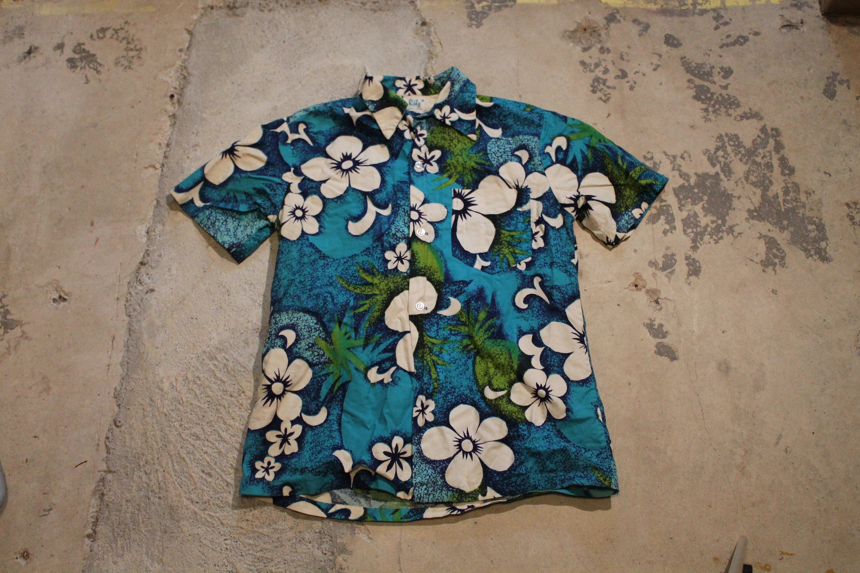 True Vintage 1960s Hawaiian Floral T-Shirt