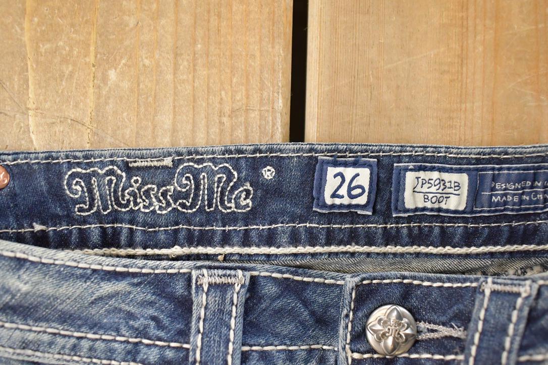 Vintage Deadstock Y2K Miss Me Bedazzled Low Rise Jeans Women's Size 26x31