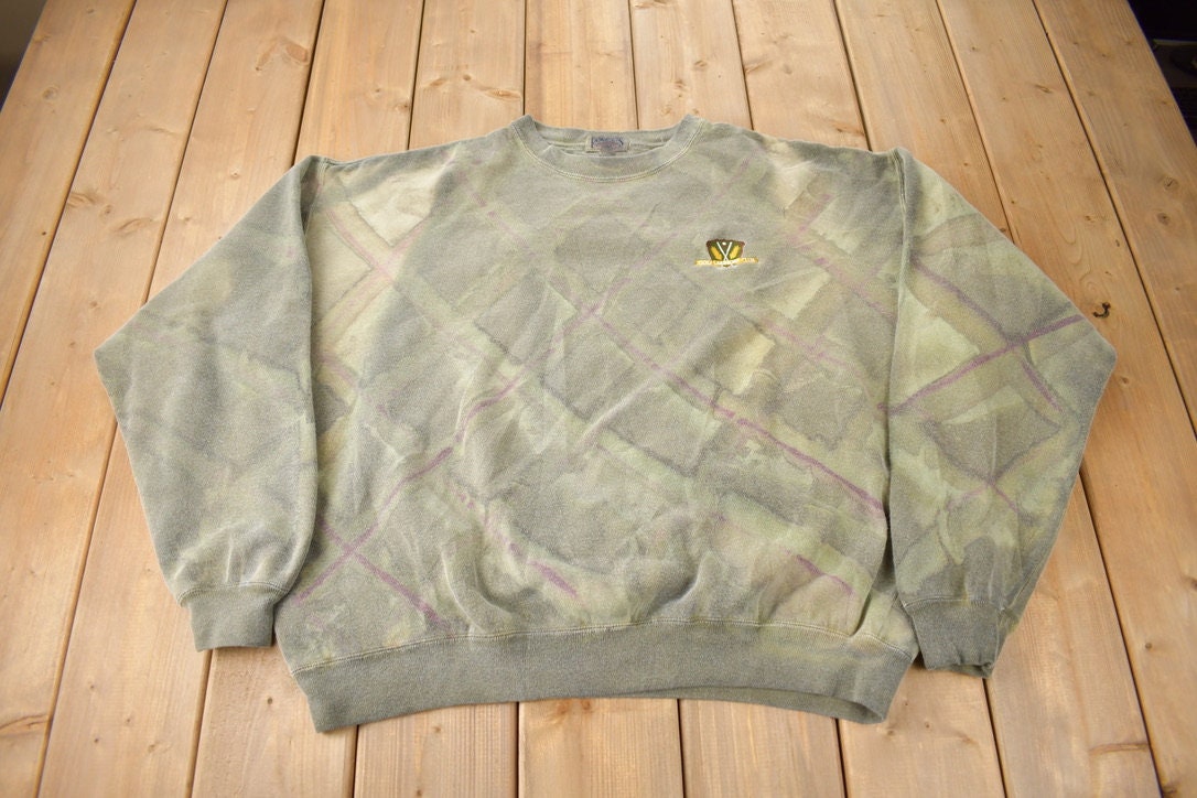 Vintage 1990s Larimore Golf Club Embroidered Crewneck Sweatshirt Made In USA