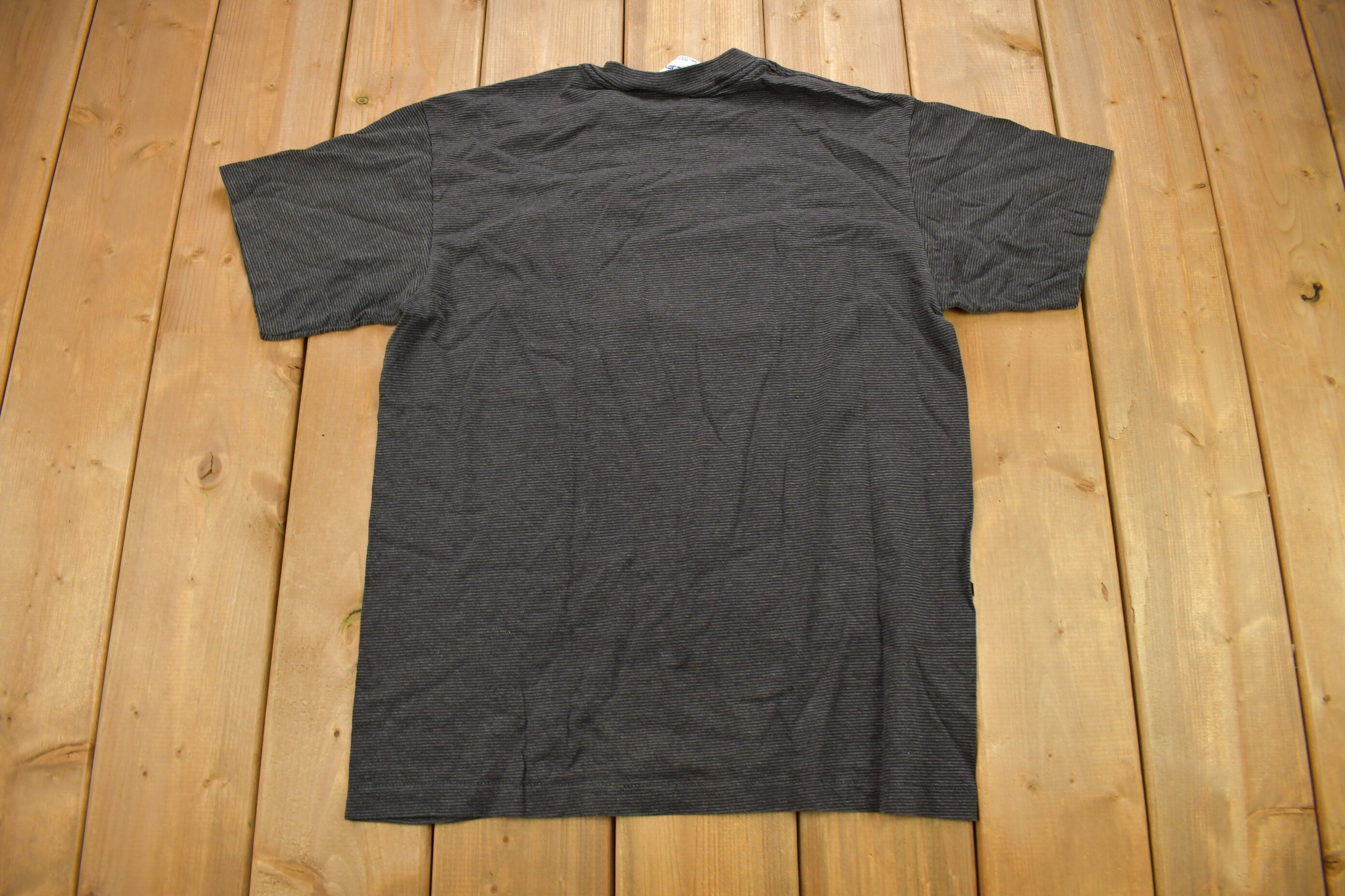 Vintage 1990s Hawaii Embroidered Souvenir T Shirt