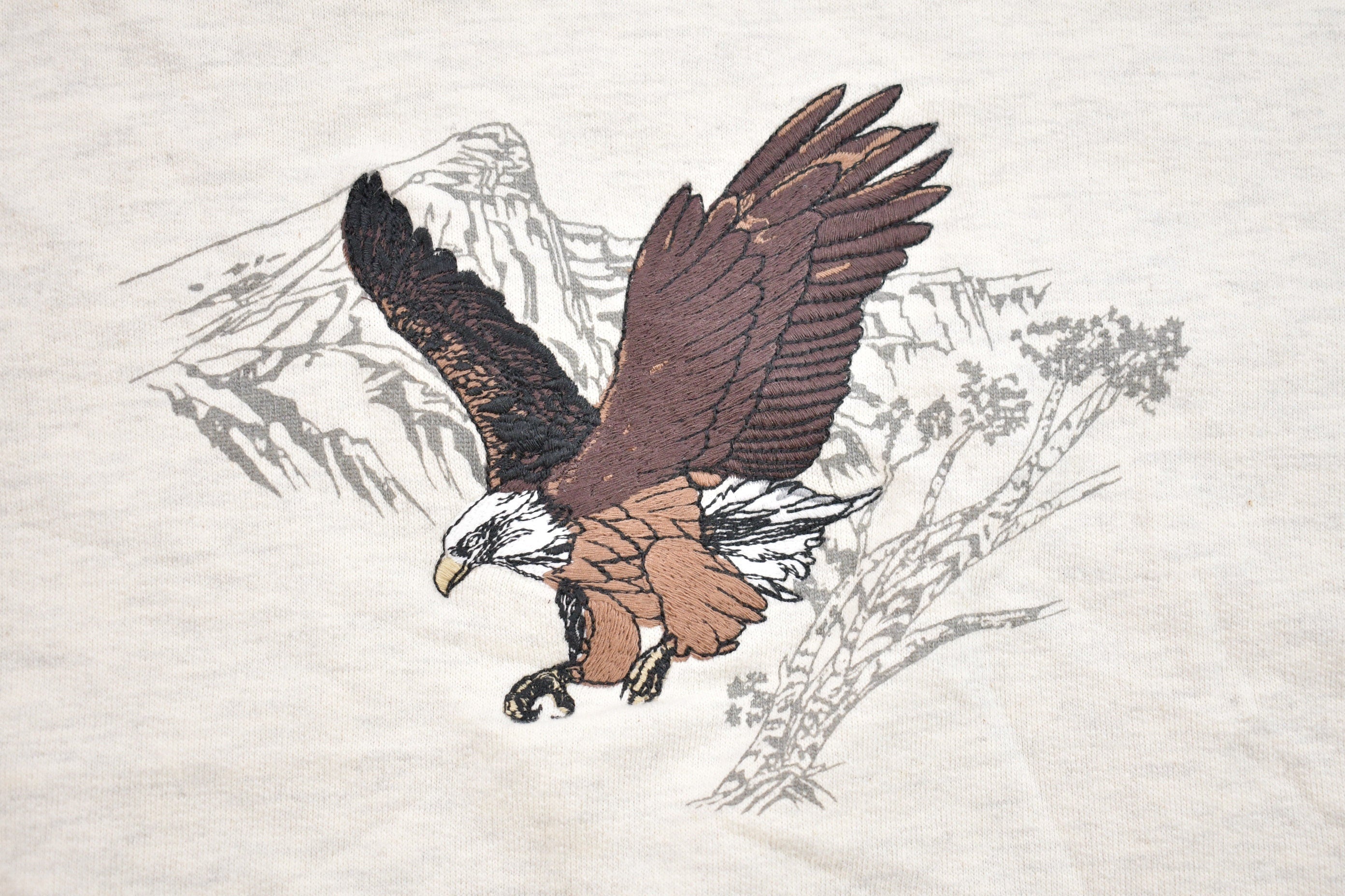 Vintage 1990s Eagle Embroidered Crewneck Sweatshirt