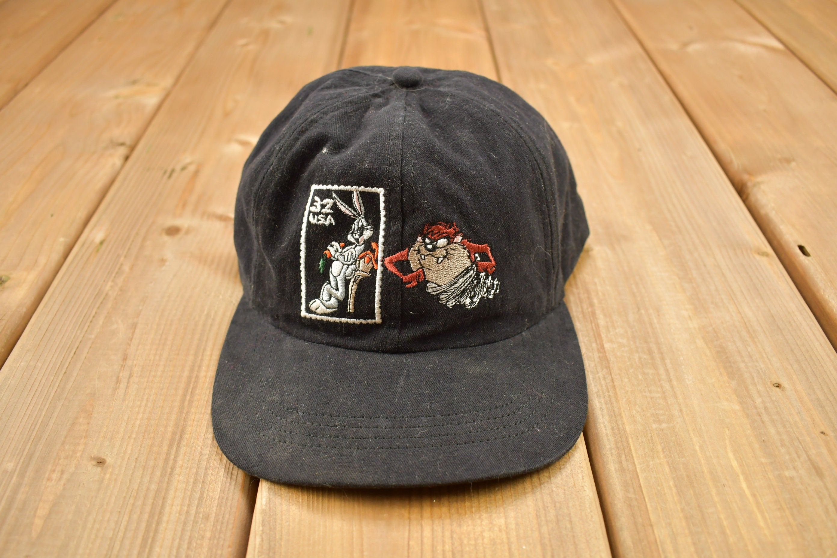 Vintage 1990s Looney Tunes Embroidered Snap Back Hat