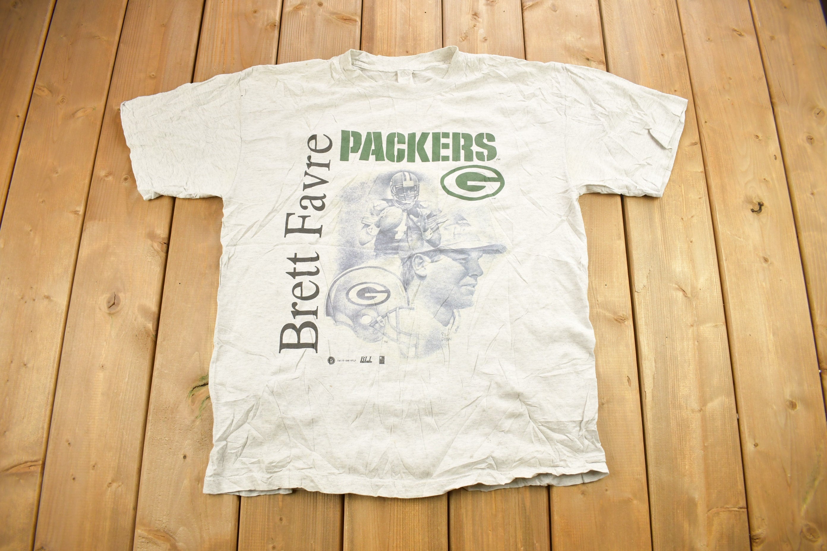 Vintage 1996 Brett Favre Green Bay Packers NFL Graphic T-Shirt