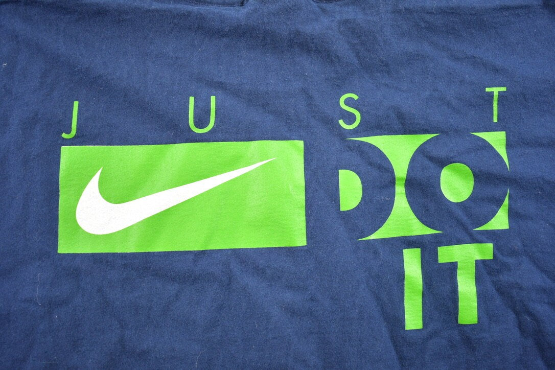 Vintage 1990s Nike Just Do It Graphic T-Shirt
