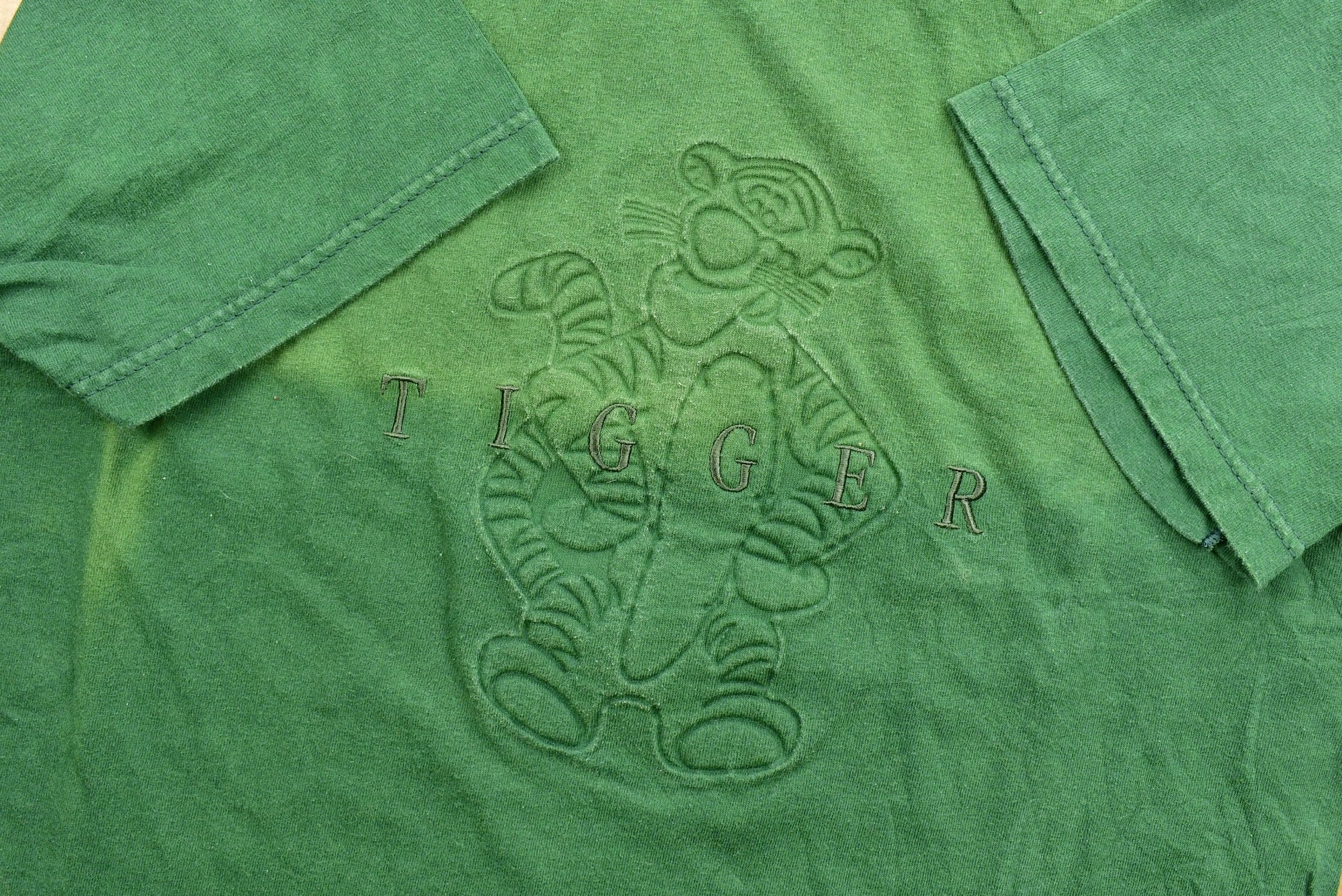 Vintage 90's Tigger Embroidered Cartoon T-Shirt / 90s Graphic Tee / The Disney Store / Vintage Disney / Made In USA / Forest Green