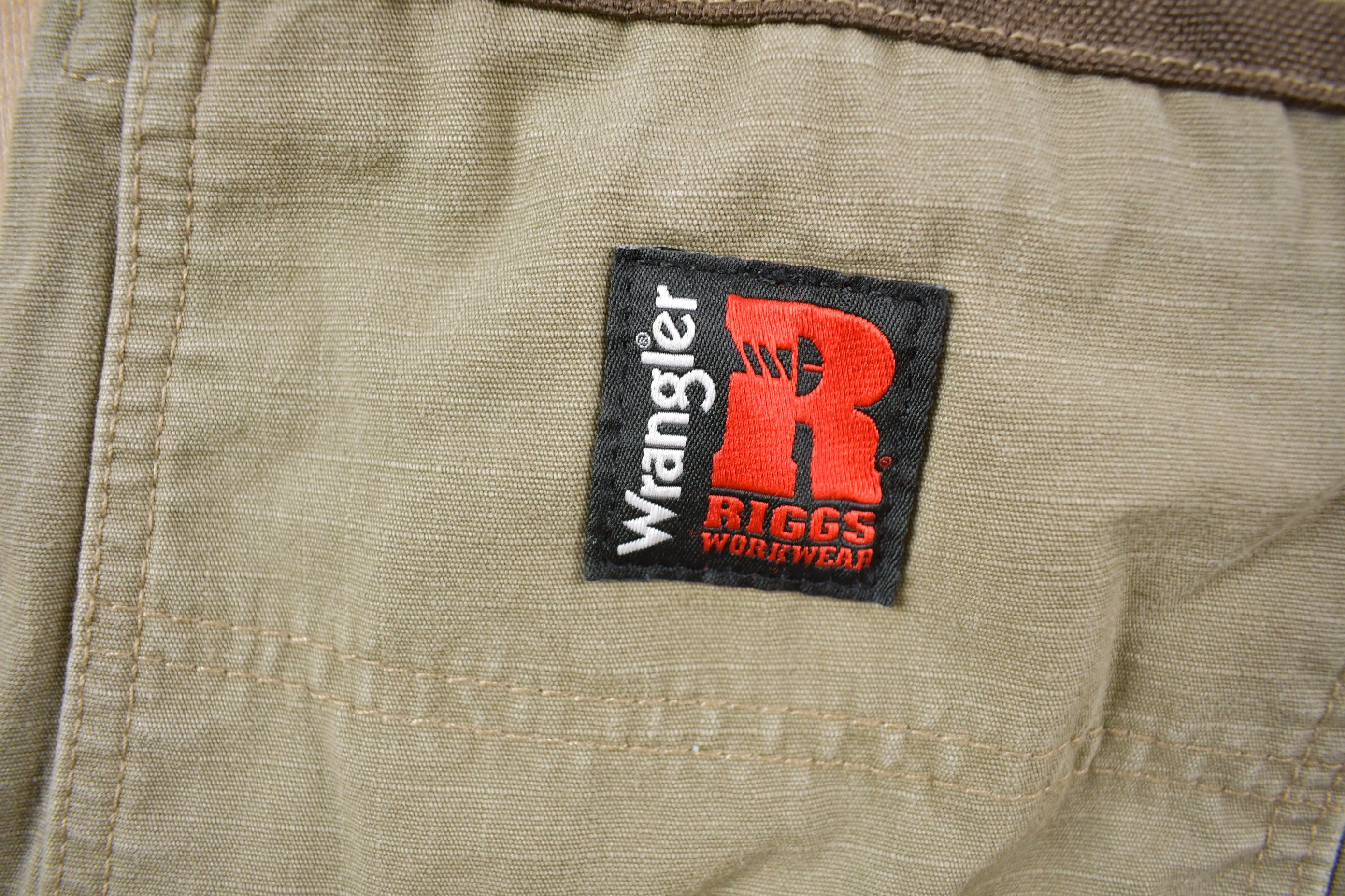 Vintage 1990s Wrangler Riggs Workwear Cargo Pants Size 32 x 32