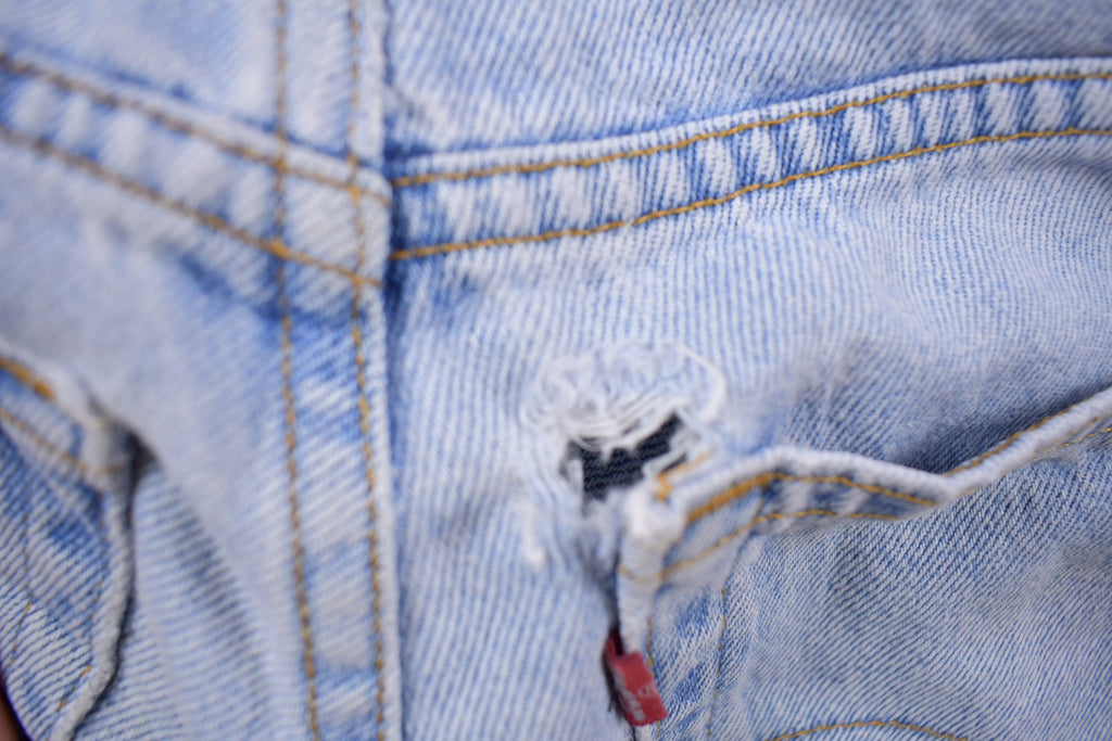 Vintage 1990s Levi's 560 Red Tab Distressed Jeans Size 34 x 30