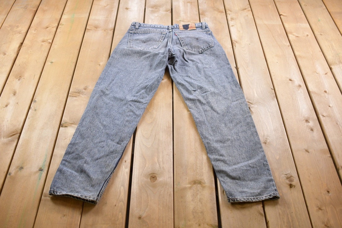 Vintage 1990s Levi's 550 Red Tab Denim Jeans Size 30 x 32