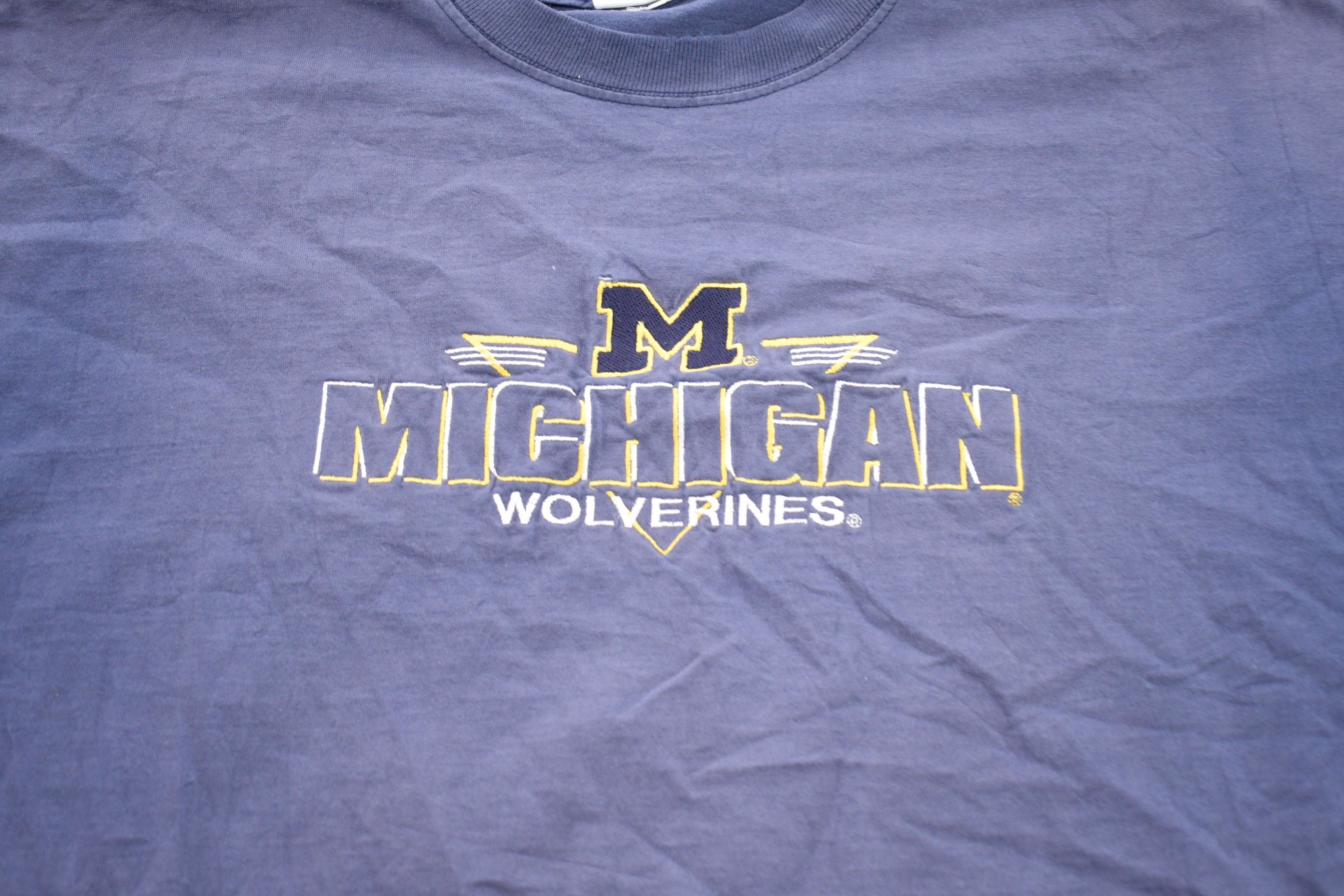 Vintage 1990s University of Michigan Wolverines Embroidered Collegiate T-Shirt