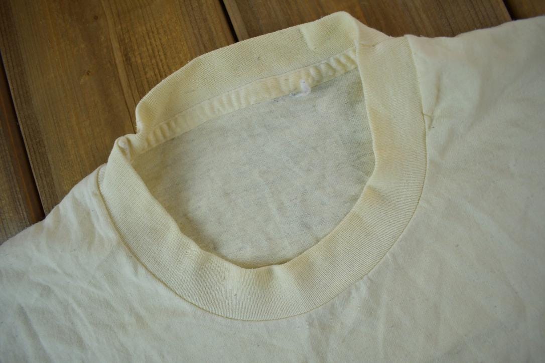 Vintage 1996 Au Couer Du Retablissement 3 Graphic T-Shirt