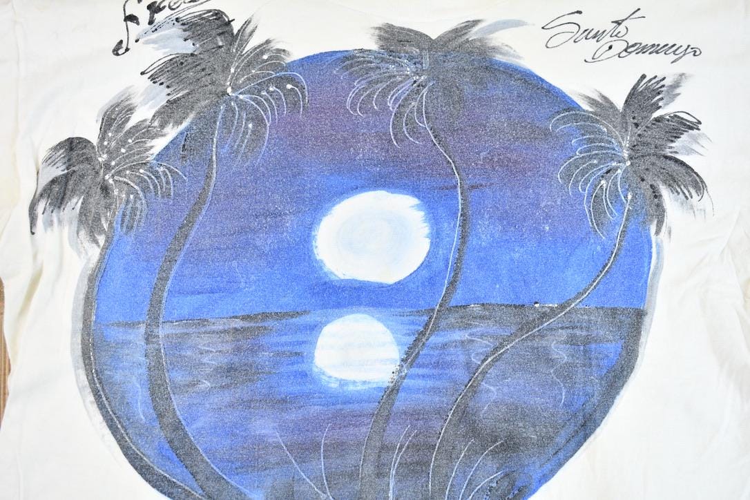 Vintage 1990s Como Palm Tree Moonlight Scene Graphic Santo Domingo Dominican Republic Souvenir Travel T-Shirt /