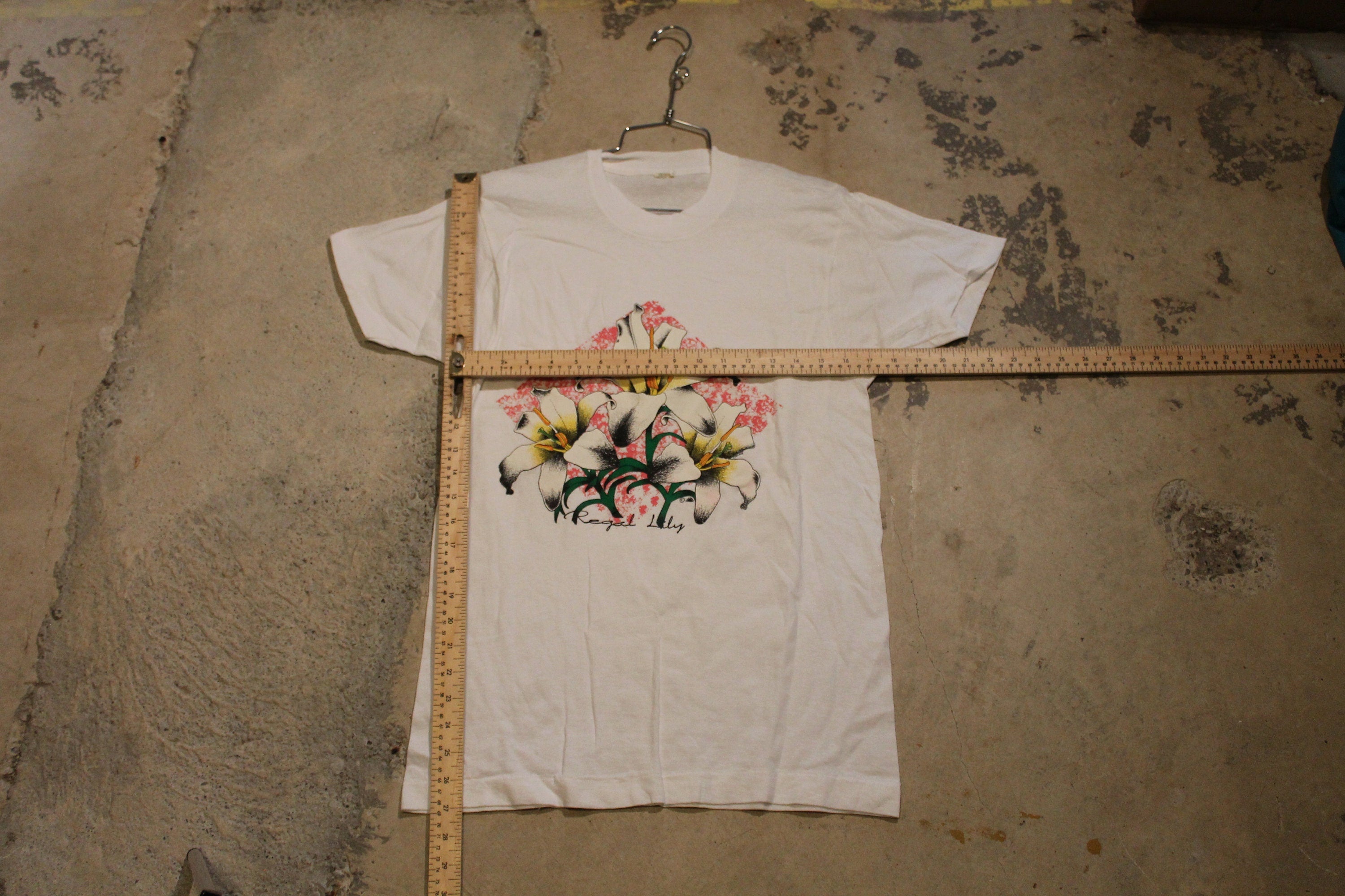 Vintage 1990s Regal Lily Flower Graphic T Shirt