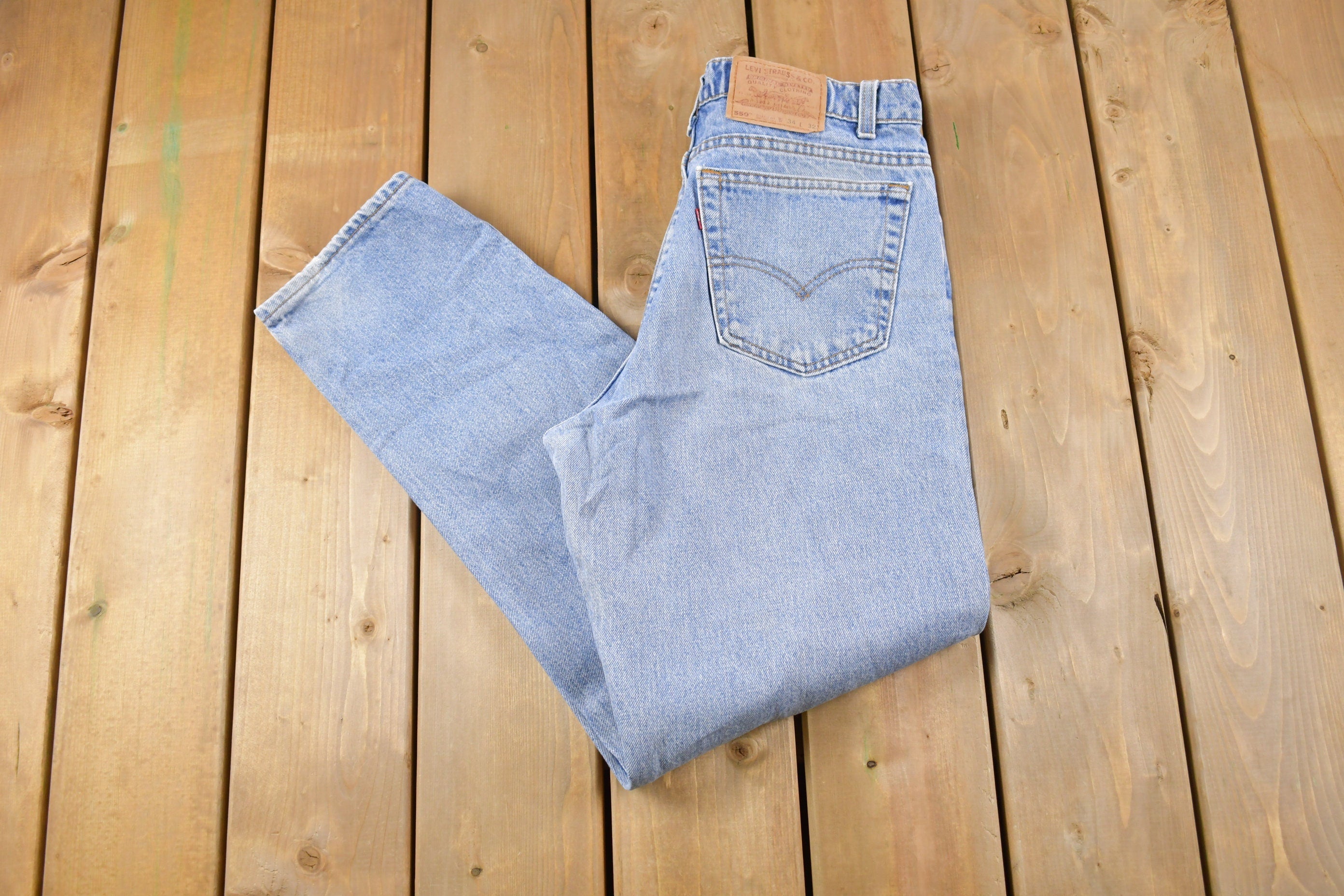 Vintage 1990s Levi's 550 Red Tab Denim Jeans Size 31 x 31