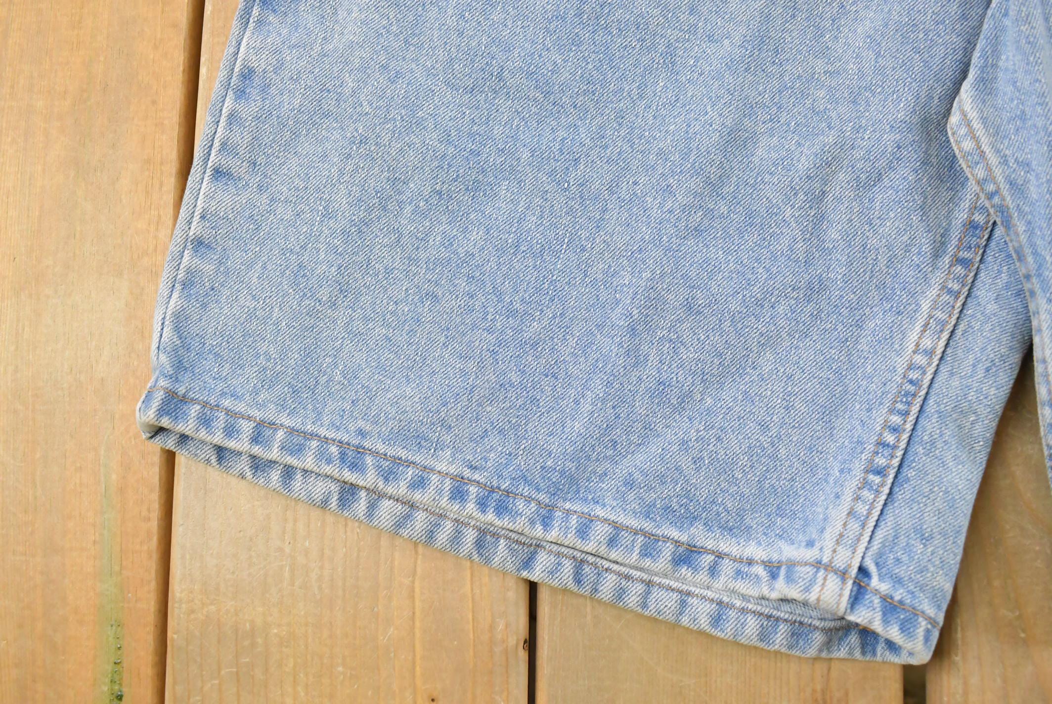 Vintage 1990s Levi's 550 Relaxed Denim Jean Shorts Men's 35 / Relaxed Fit / 90s Shorts / Bottoms / Vintage Jeans/ Jorts