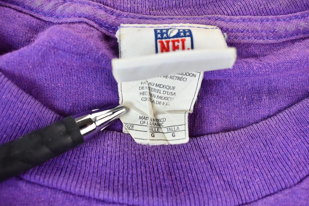 Vintage 1990s Minnesota Vikings NFL Football Long Sleeve Graphic T-Shirt / NFL Team Apparel / Skol Vikings / 90s NFL Tee / Vikings Football