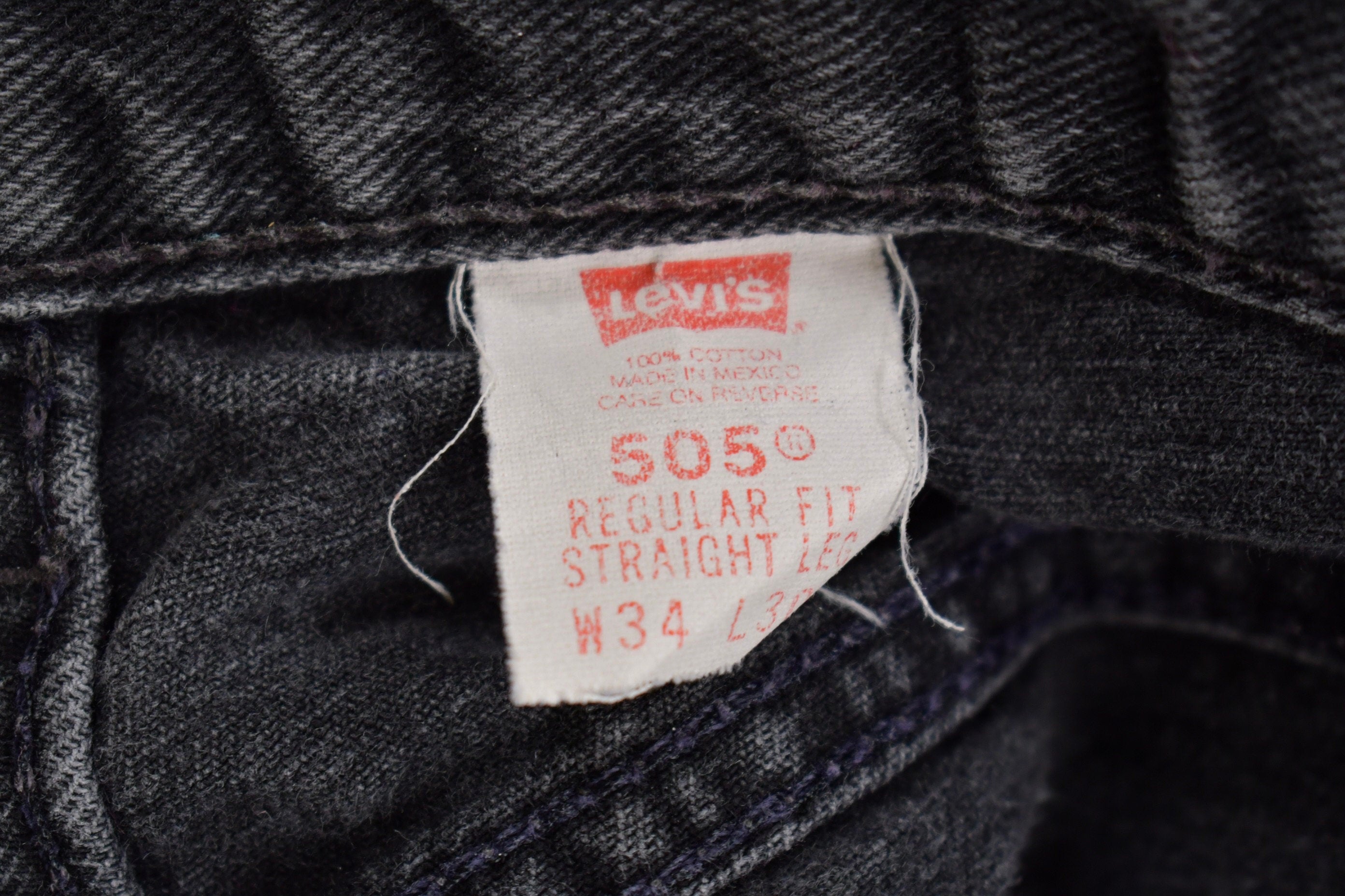 Vintage 1990s Levi's 505 Red Tab Relaxed Fit Jeans Size 33 x 29