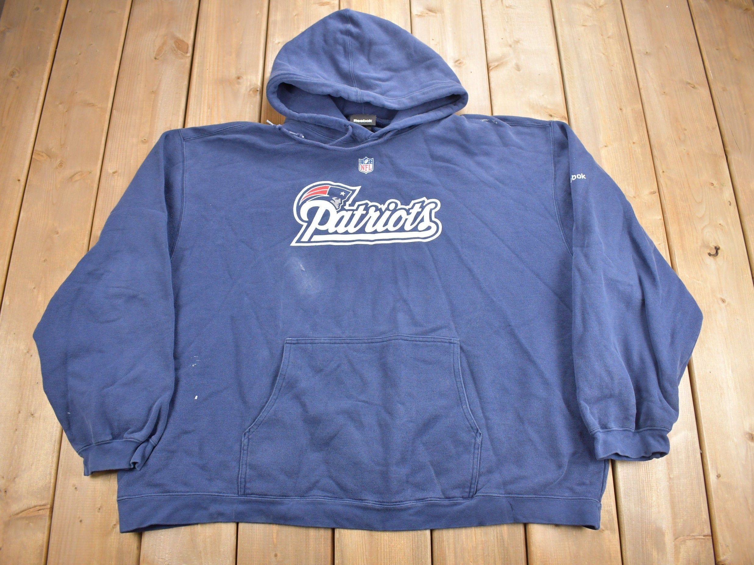 Vintage Y2K New England Patriots NFL Graphic Hoodie