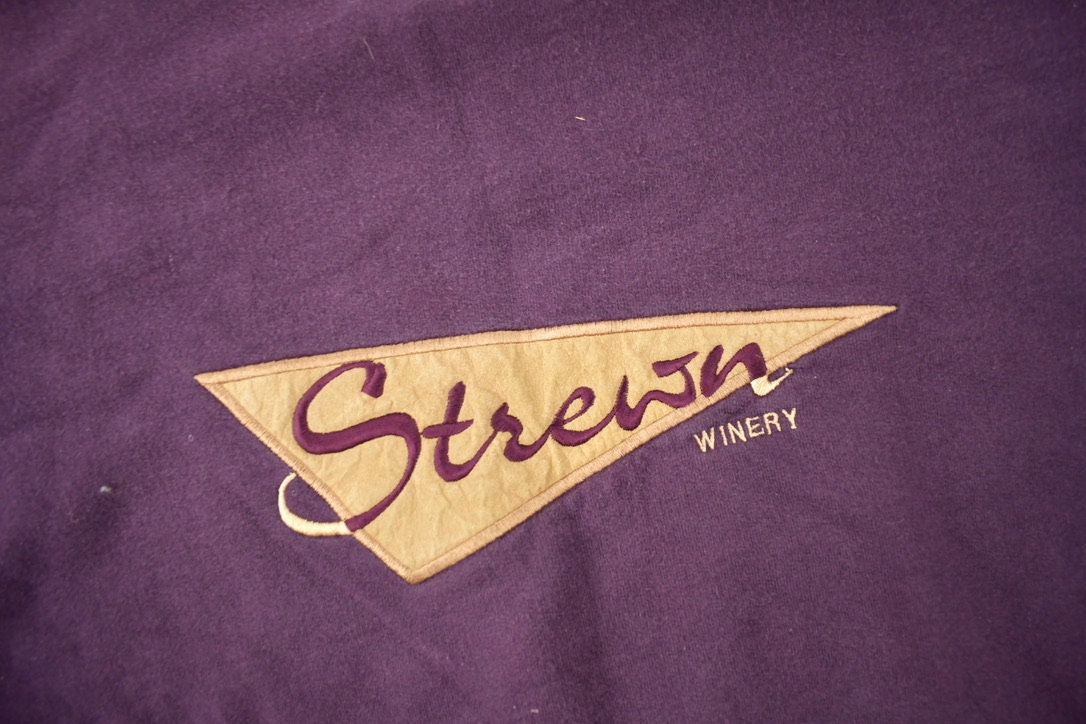 Vintage 1990s Strewn Winery Embroidered Crewneck Sweatshirt