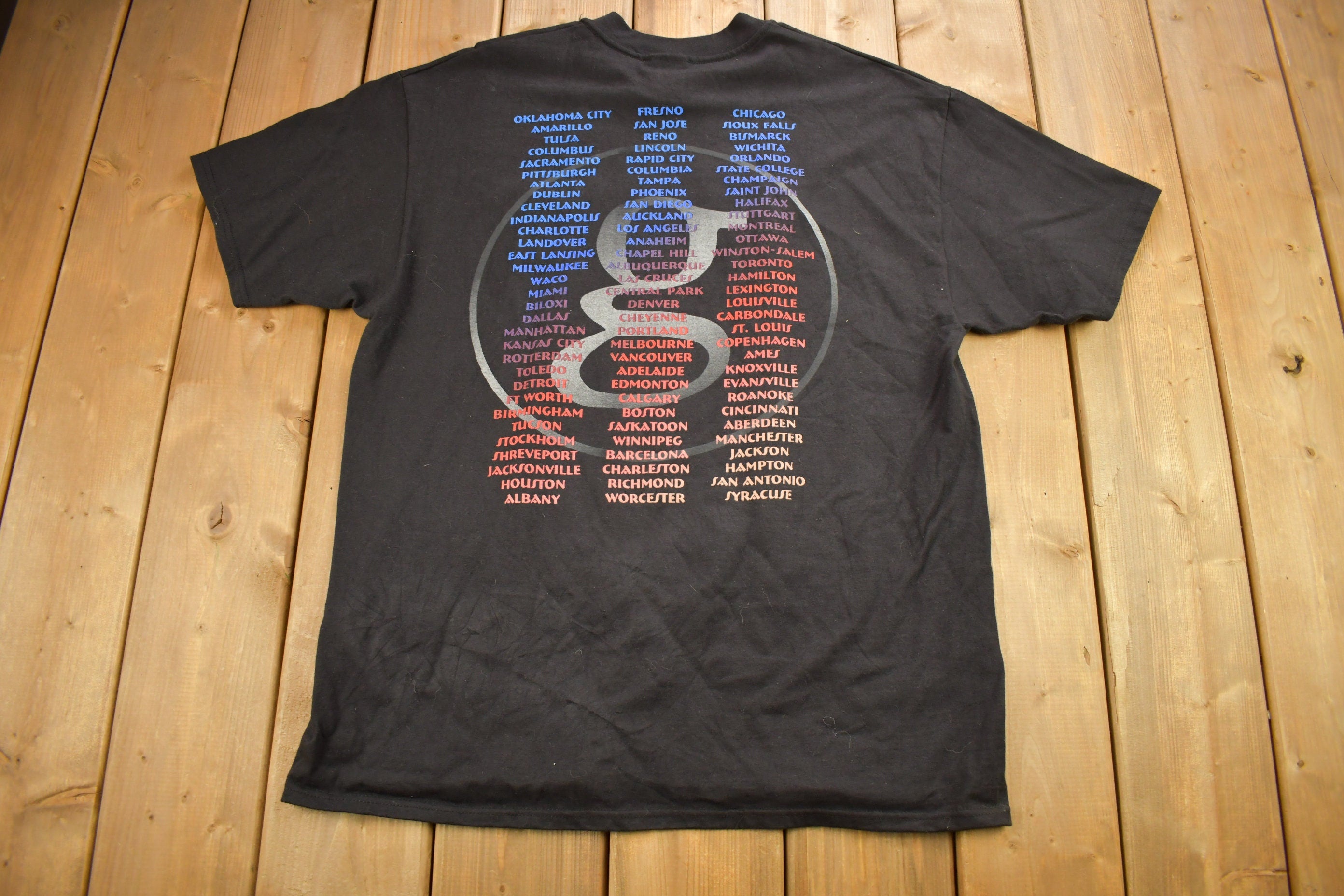Vintage 1996 Garth Brooks Graphic Country Music T-Shirt