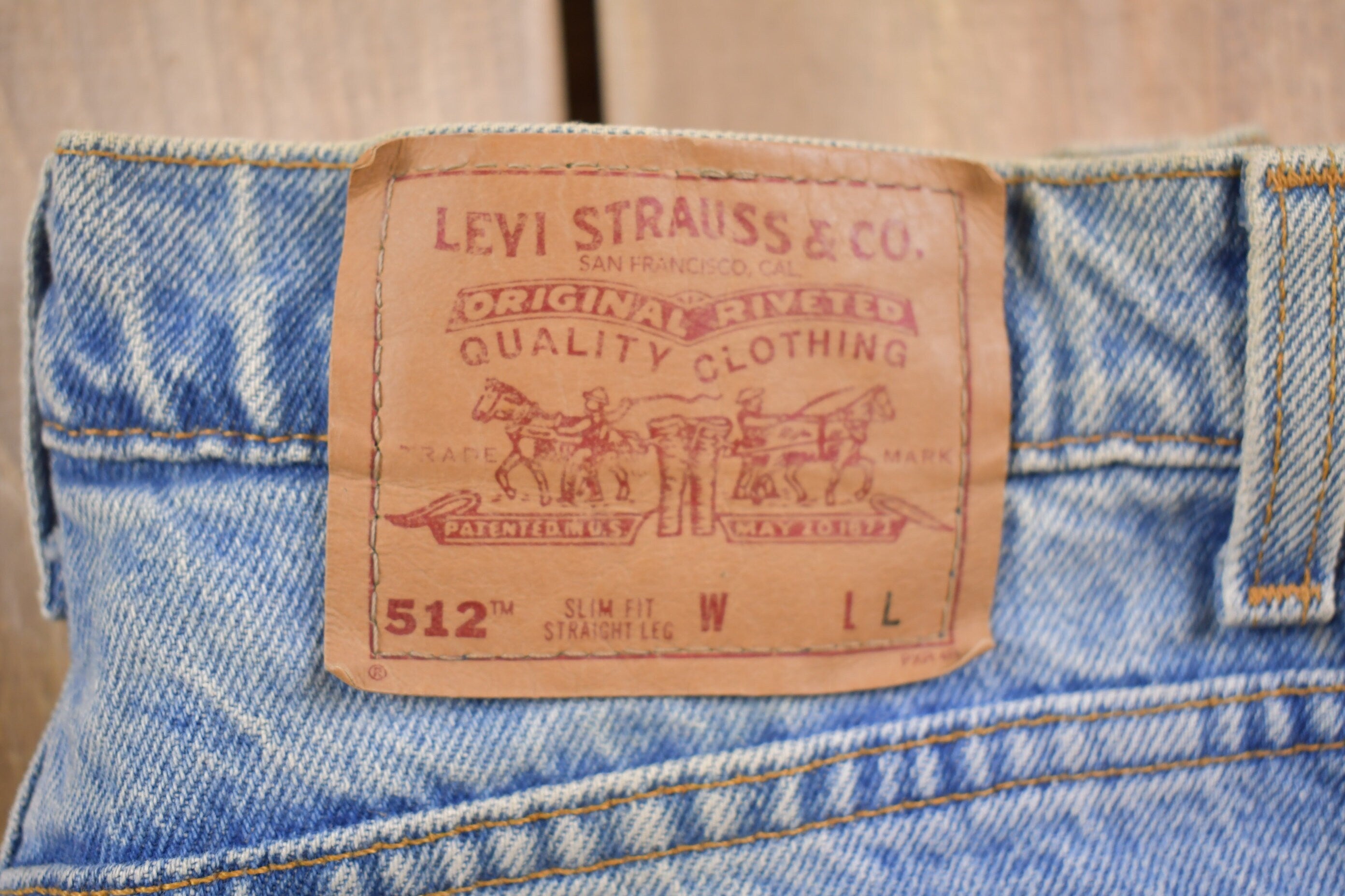 Vintage 1990s Levi's 512 Red Tab Jeans Size 28 x 33