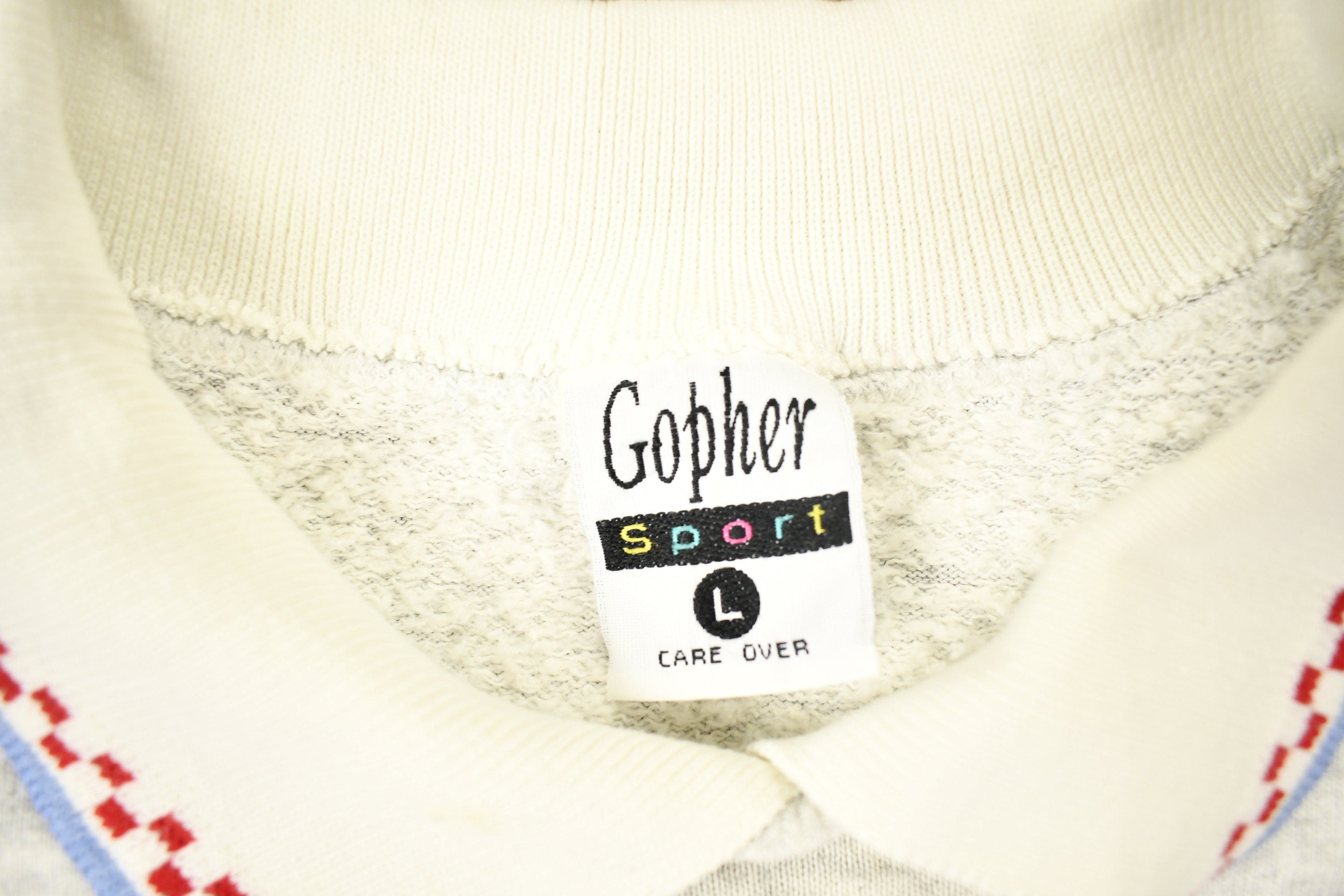 Vintage 1990s Gopher Sport Heart Theme Collared Crewneck