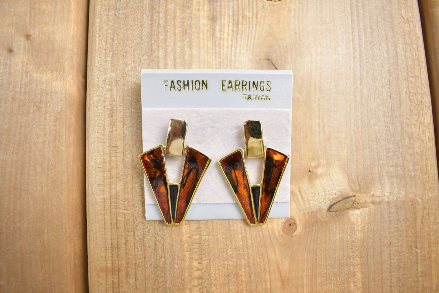 Vintage 1980s Brown & Gold Earrings / Costume Jewelry / Vintage Accessory / Dangle Earrings