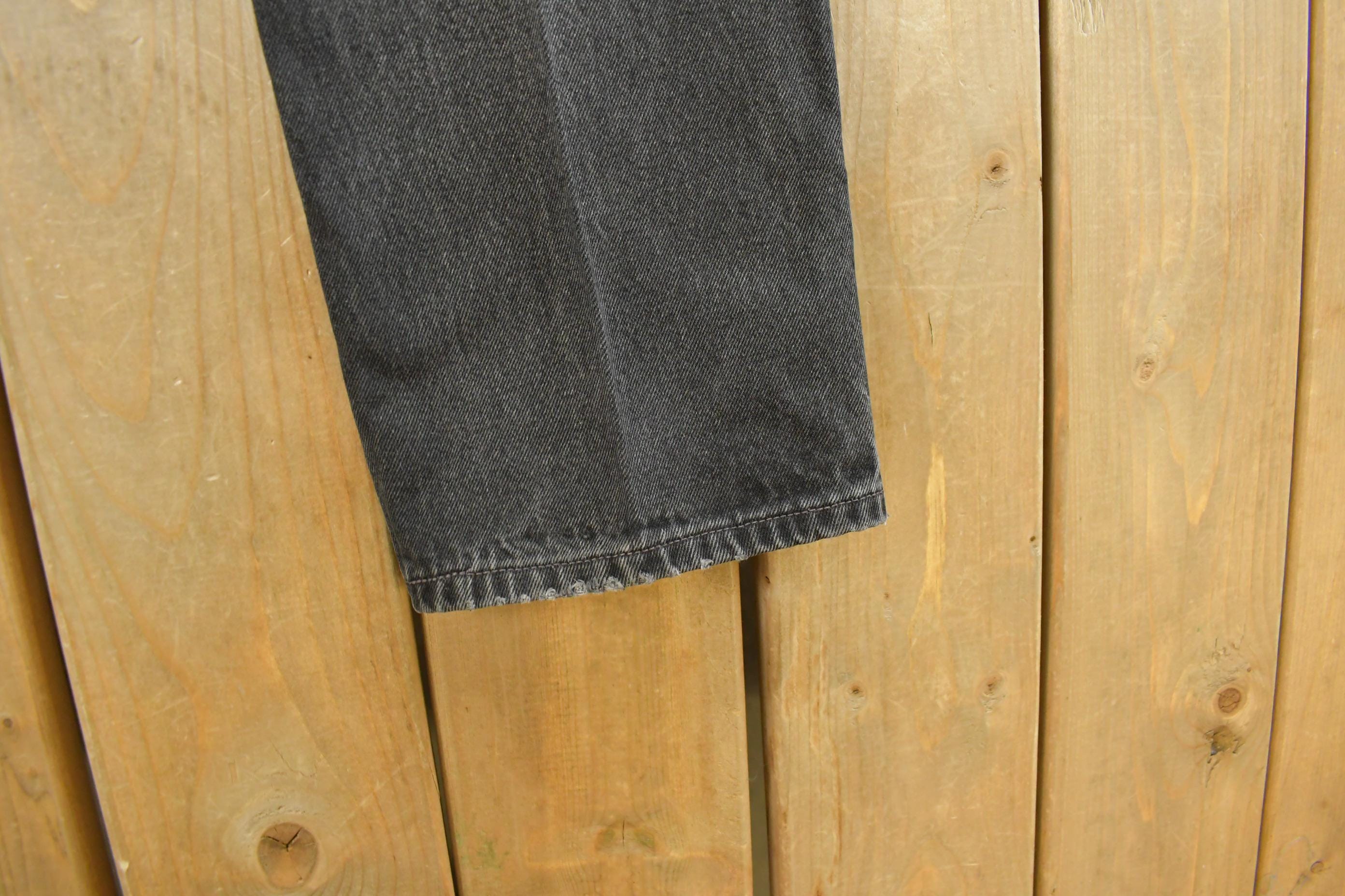 Vintage 1990s Levi's 505 Regular Straight Fit Starched Denim Jeans Men's Size 32 x 30