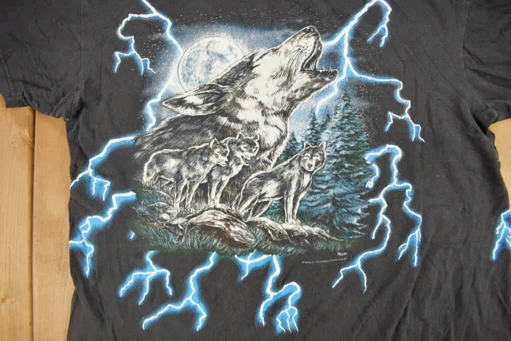 Vintage 1990s American Thunder Howling Wolves Graphic T-Shirt